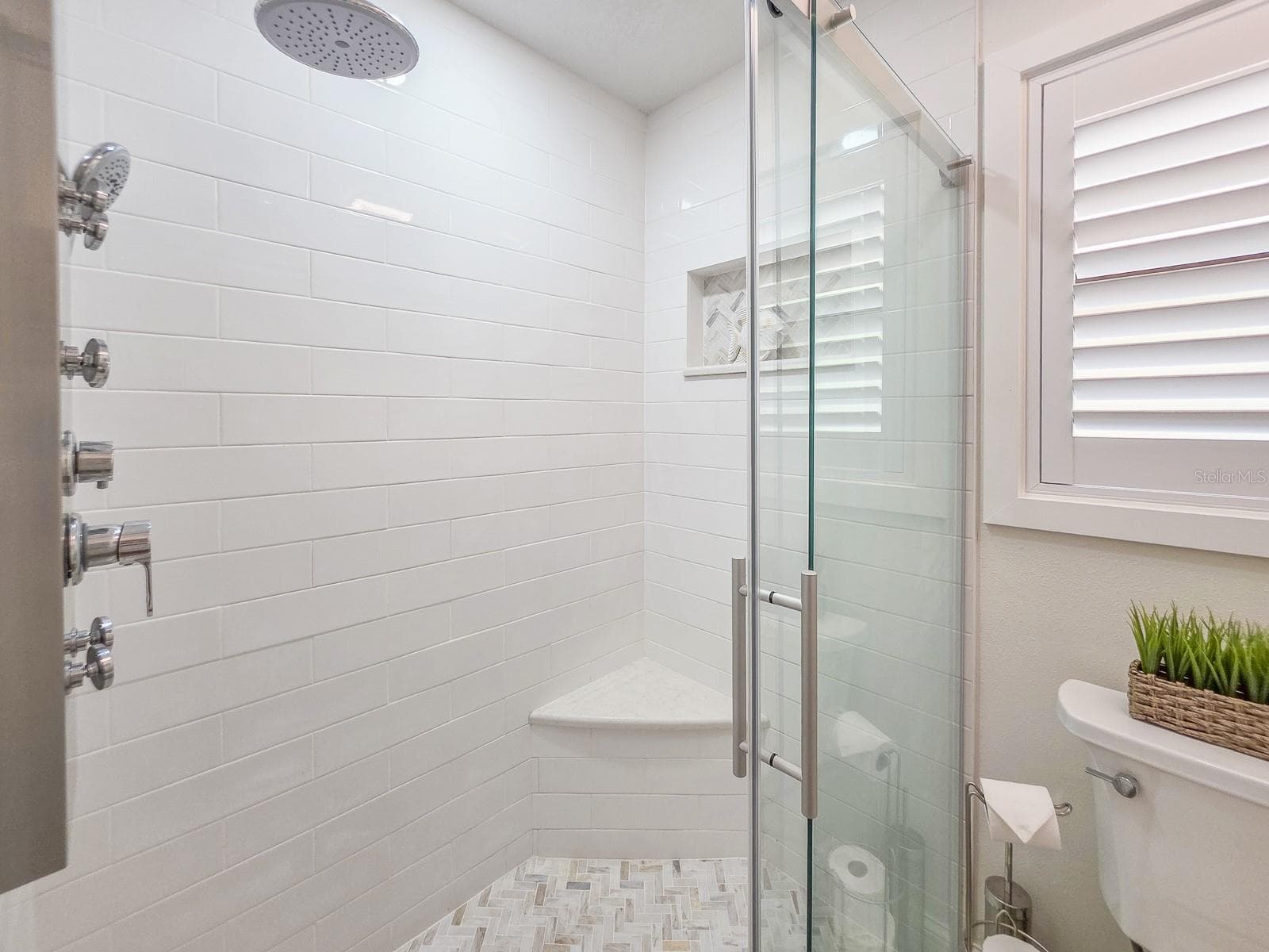 Luxury rain shower system w/ built in bench. - 100 SEA PINES CIR, DAYTONA BEACH