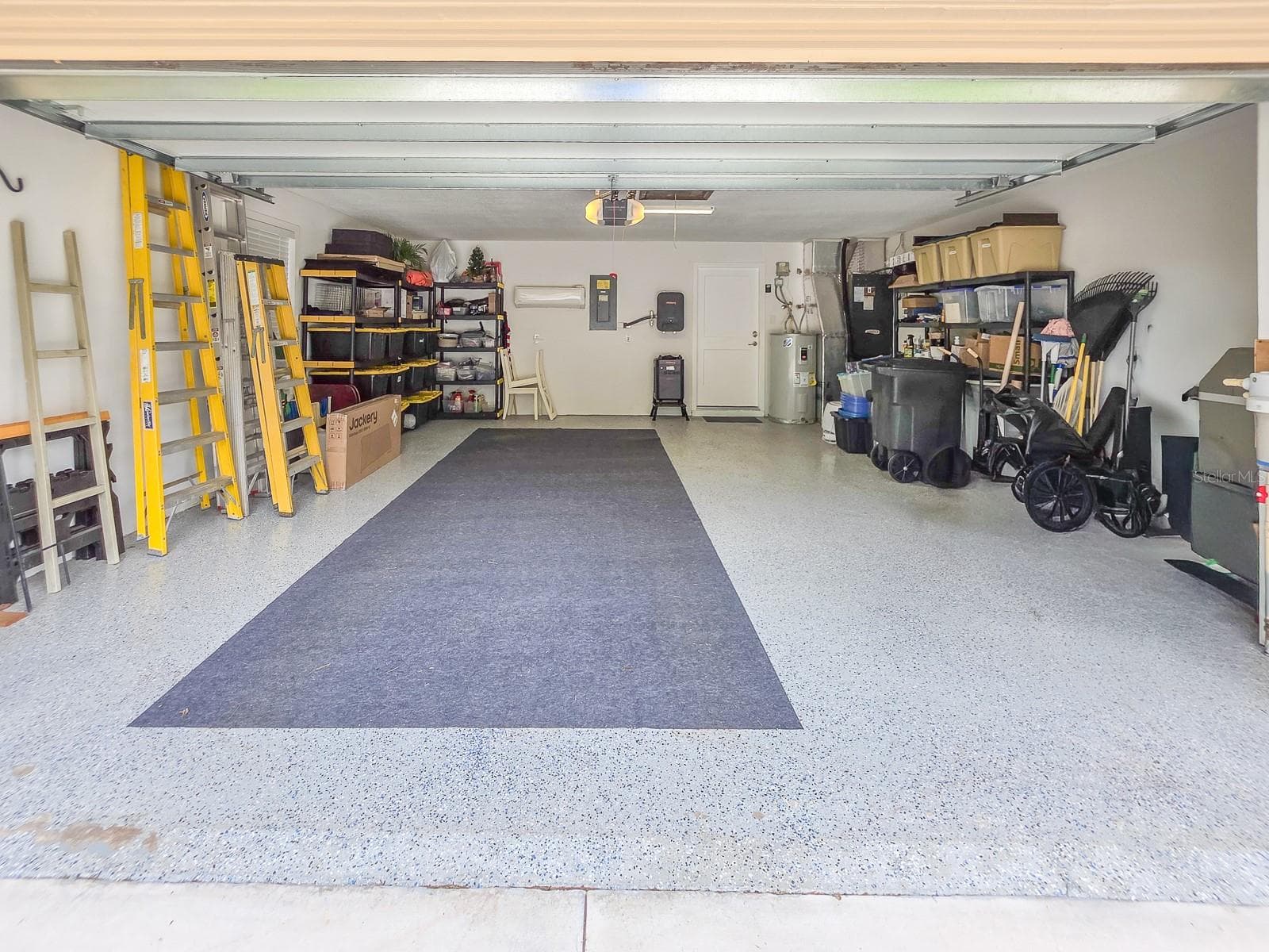 Kitchen / garage access ..... you won't get wet bringing in your groceries! . - 100 SEA PINES CIR, DAYTONA BEACH