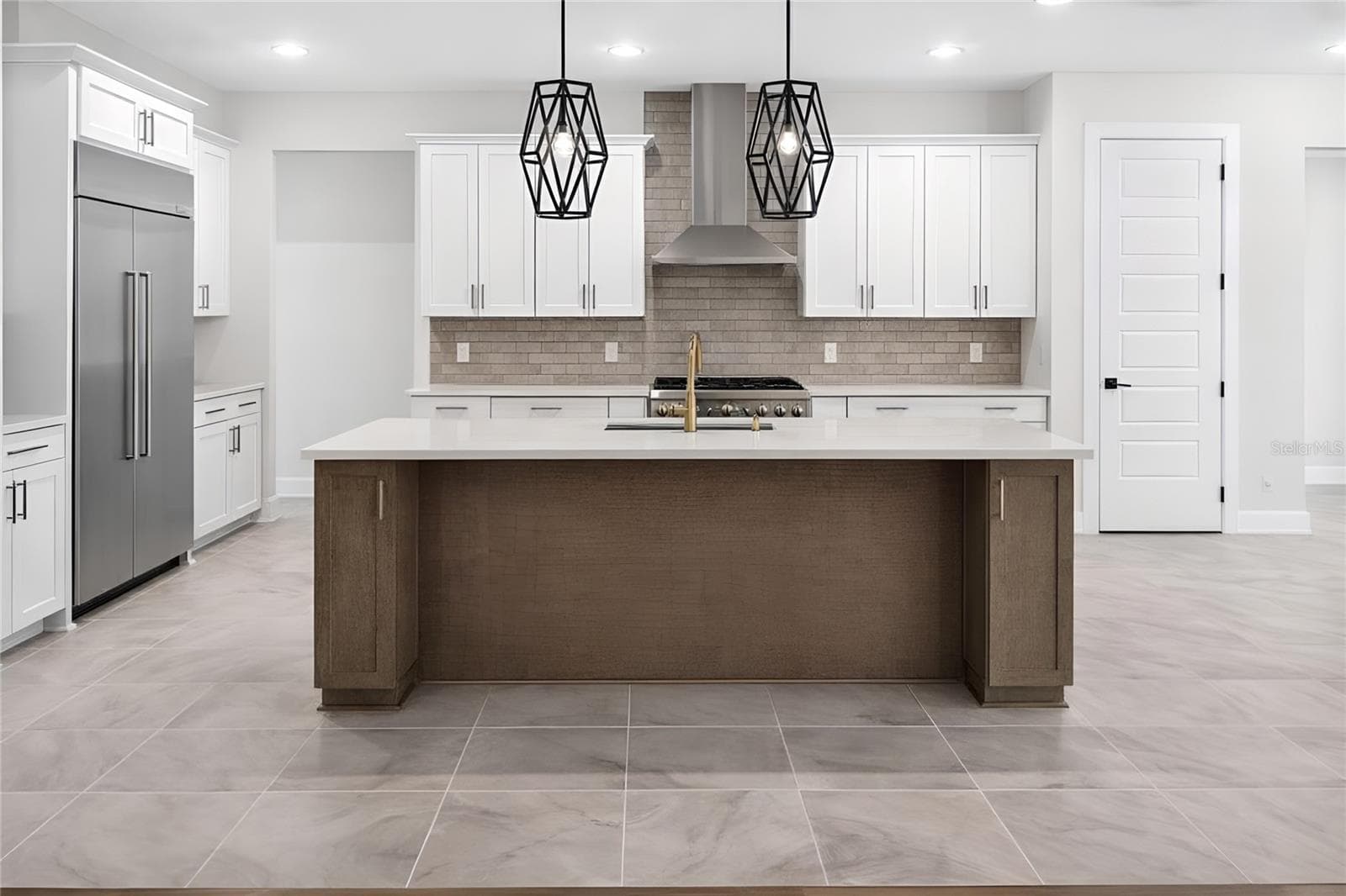 Similar kitchen - 1704 MAGNOLIA BLUFF CIR, DELAND