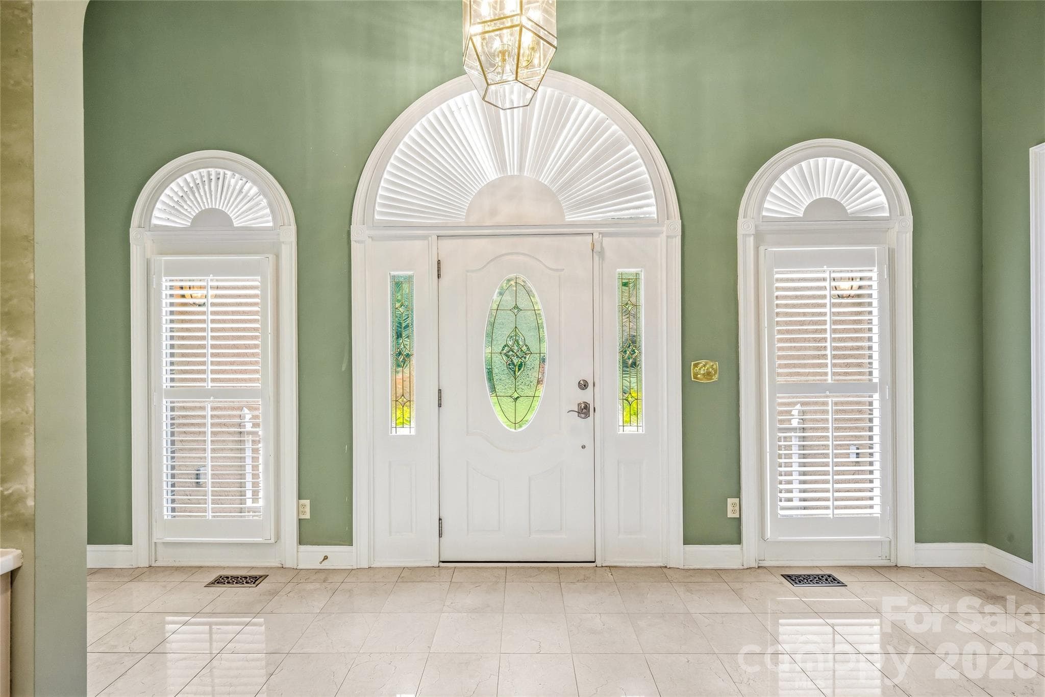 Grand Foyer - 200 Teaberry Lane, Hendersonville