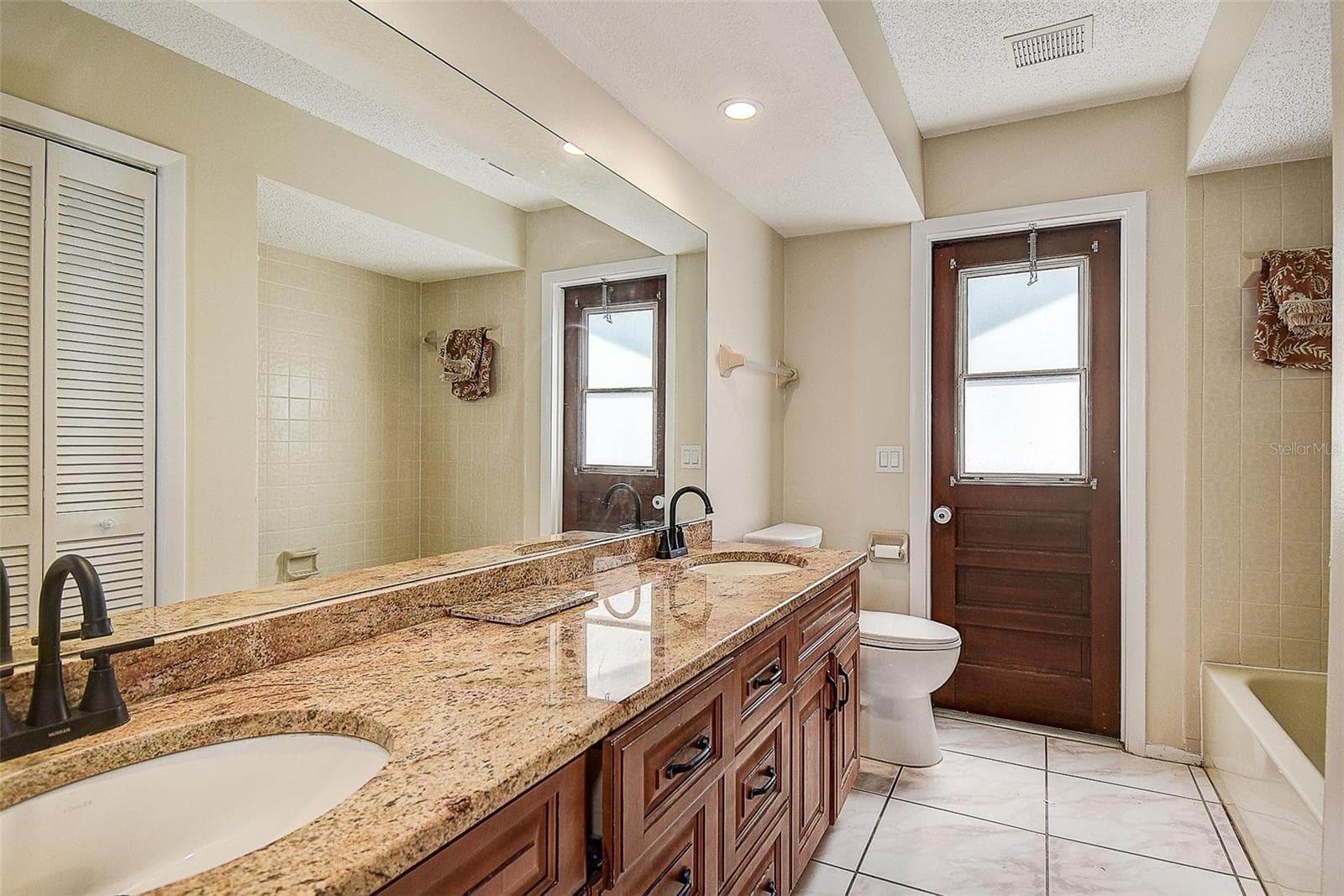 Single Family Residence at 2876 LAKE VALENCIA BLVD E, PALM HARBOR, photo 37 of 51