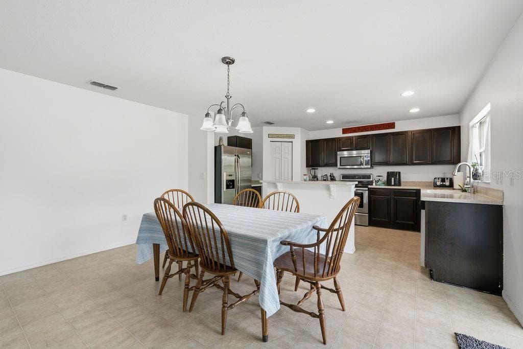 Single Family Residence at 11018 RUNNING PINE DR, RIVERVIEW, photo 11 of 36