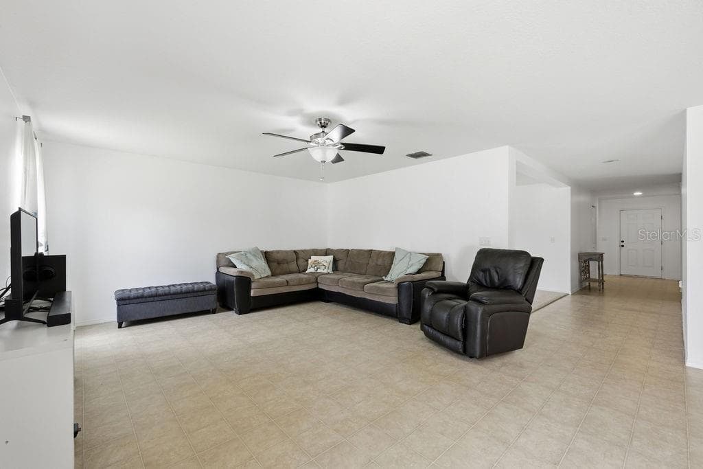 Single Family Residence at 11018 RUNNING PINE DR, RIVERVIEW, photo 12 of 36