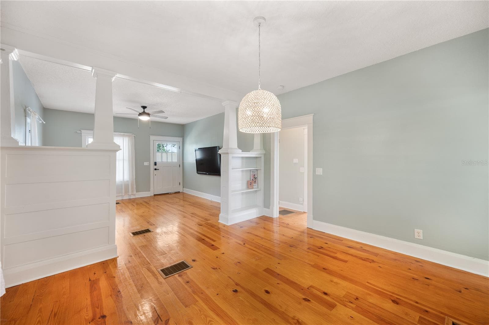 Single Family Residence at 817 E LIME ST, LAKELAND, photo 9 of 45