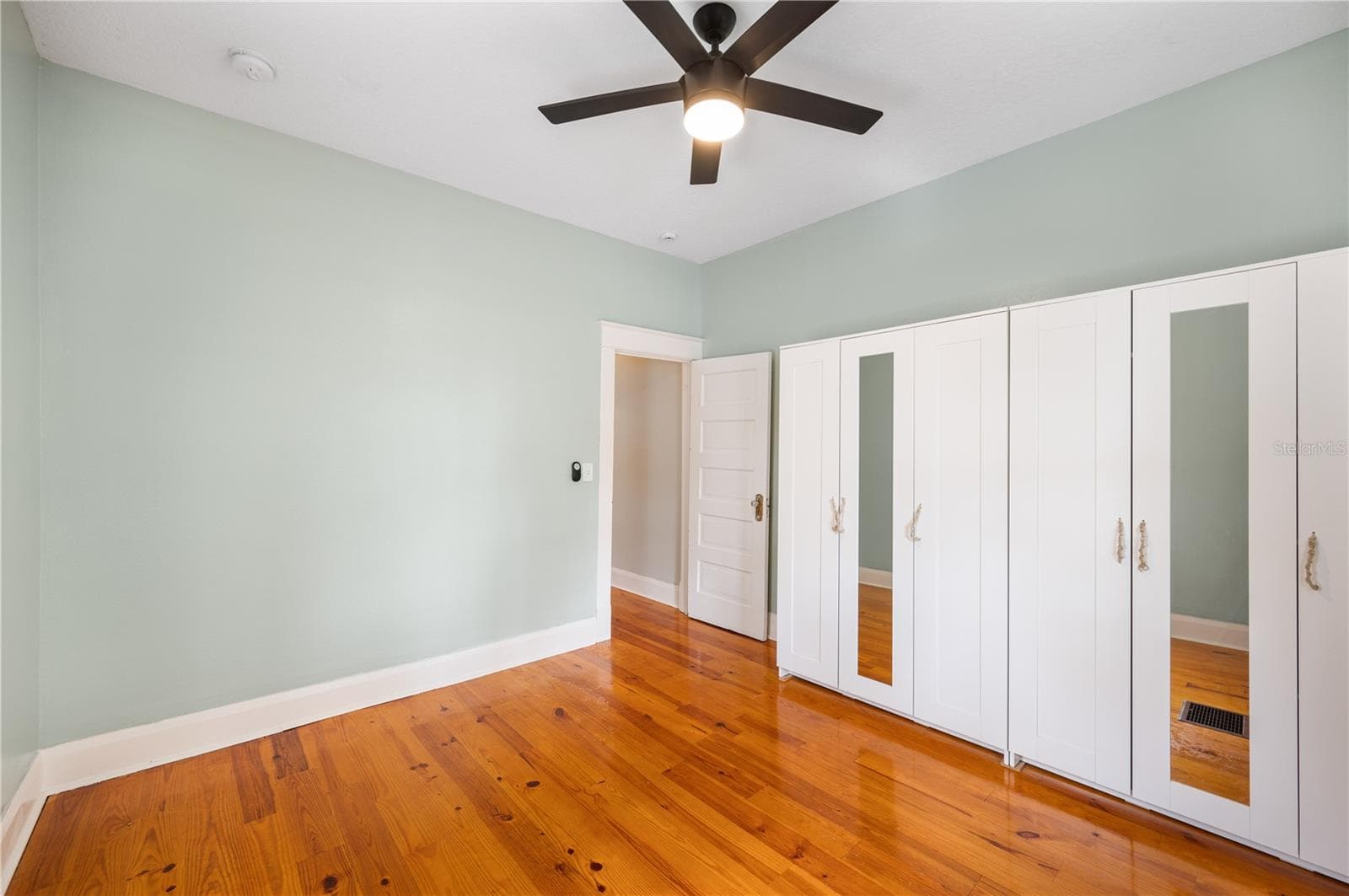 Single Family Residence at 817 E LIME ST, LAKELAND, photo 16 of 45