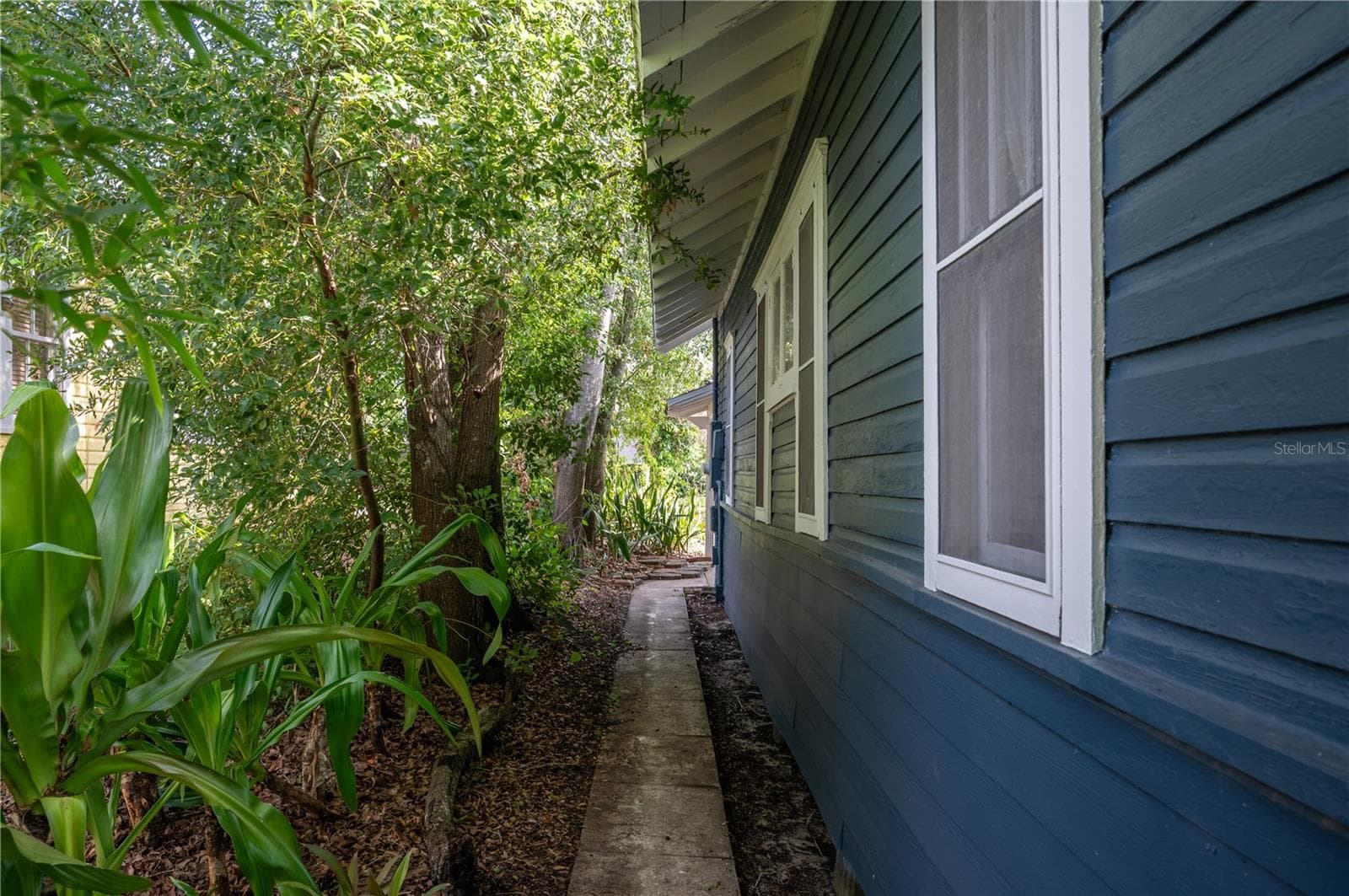 Single Family Residence at 817 E LIME ST, LAKELAND, photo 31 of 45