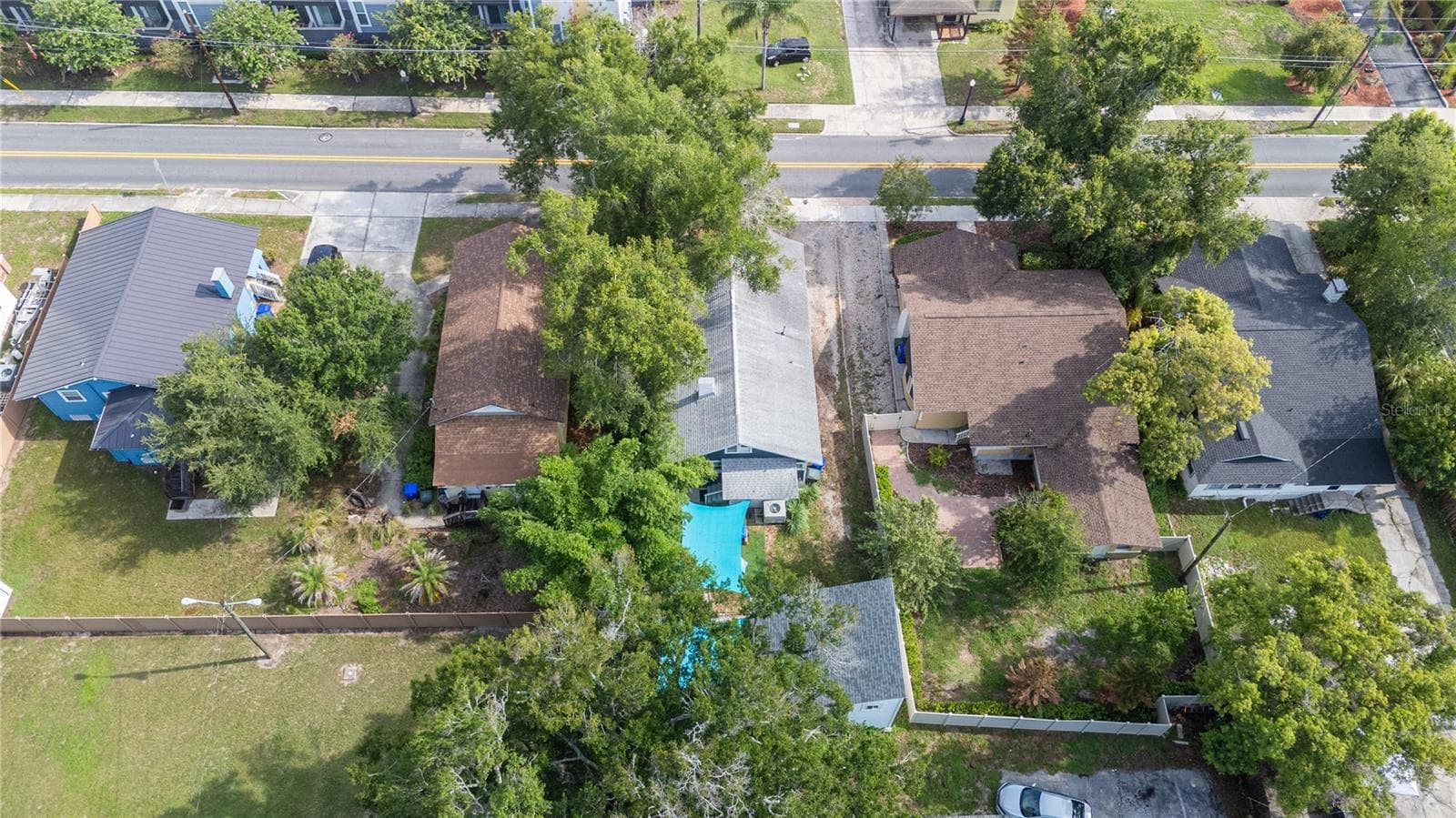 Single Family Residence at 817 E LIME ST, LAKELAND, photo 32 of 45