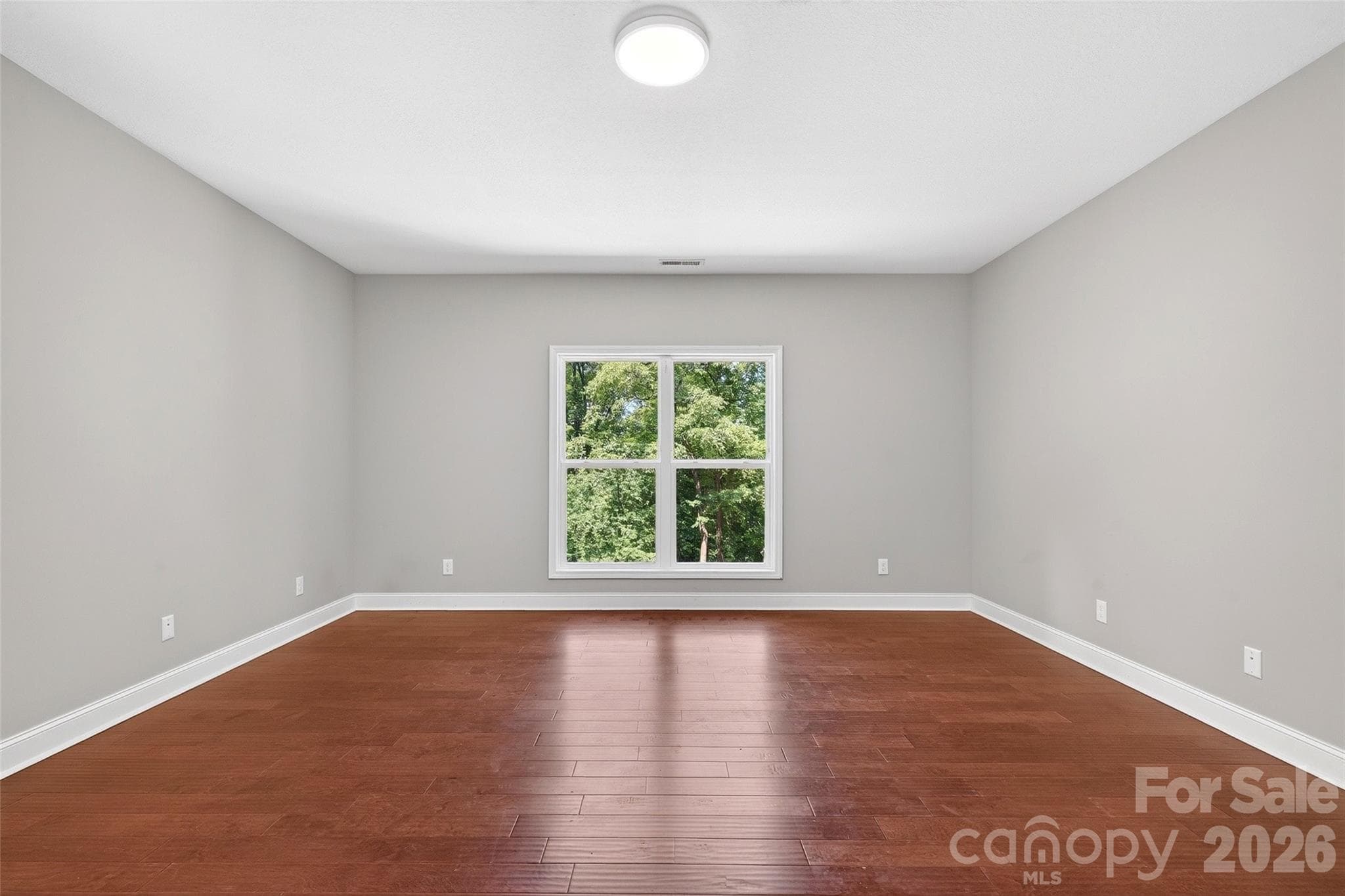 Spacious with en suite bath. - 771 Sally Gap Road, Old Fort