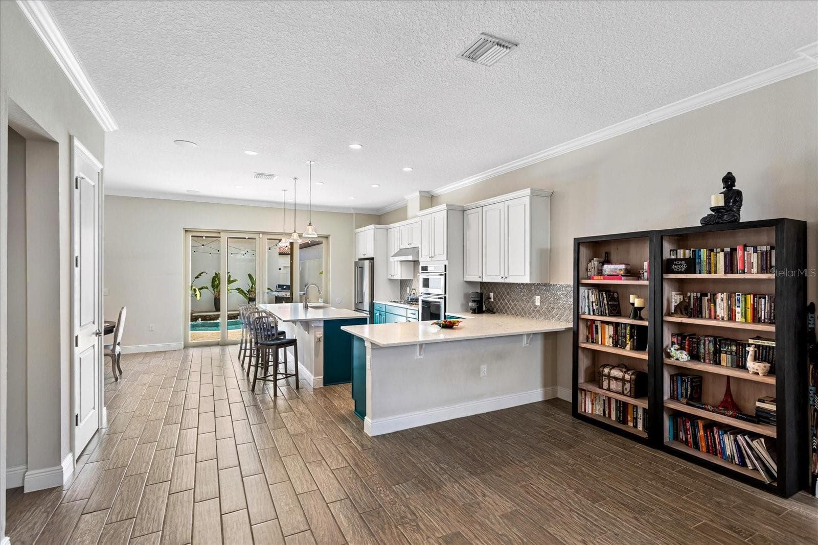 Townhouse at 8937 LAKESHORE POINTE DR, WINTER GARDEN, photo 11 of 39