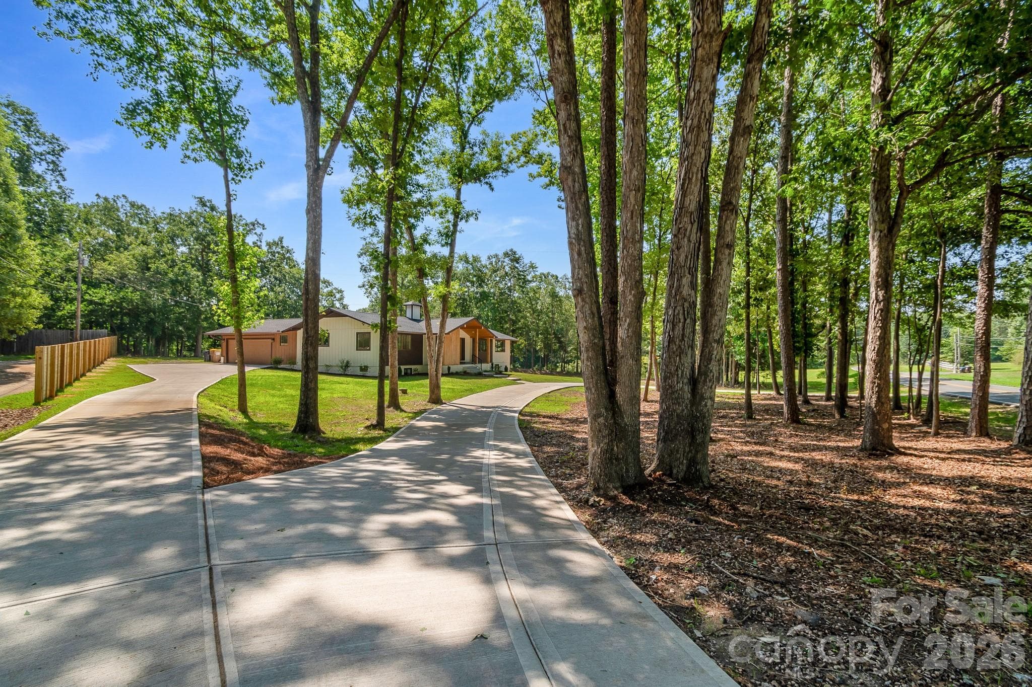 Single Family Residence at 5033 Waxhaw Indian Trail Road, Matthews, photo 4 of 43
