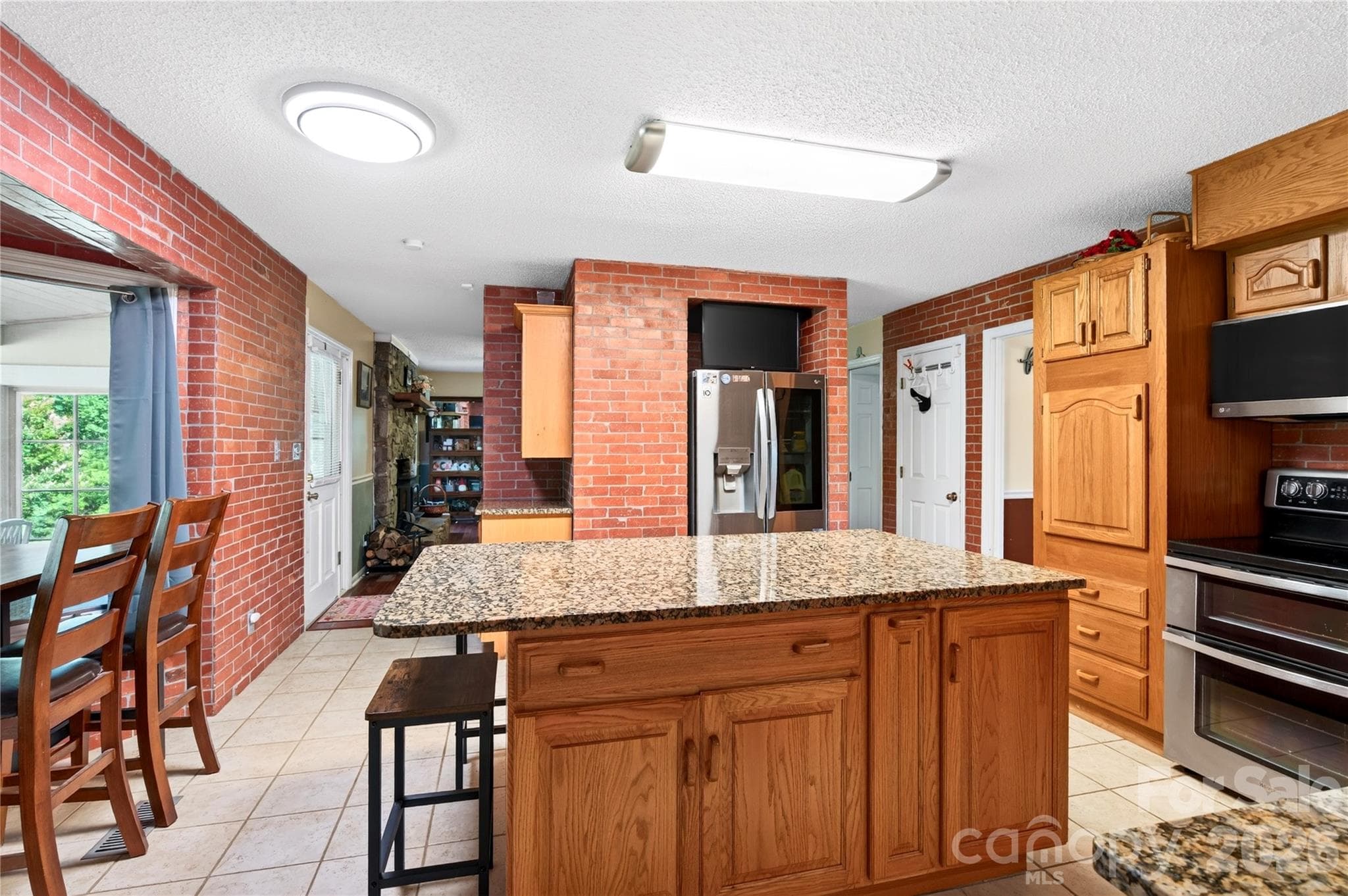 Kitchen & Pull-up Seating - 10 Old Turnpike Road, Mills River