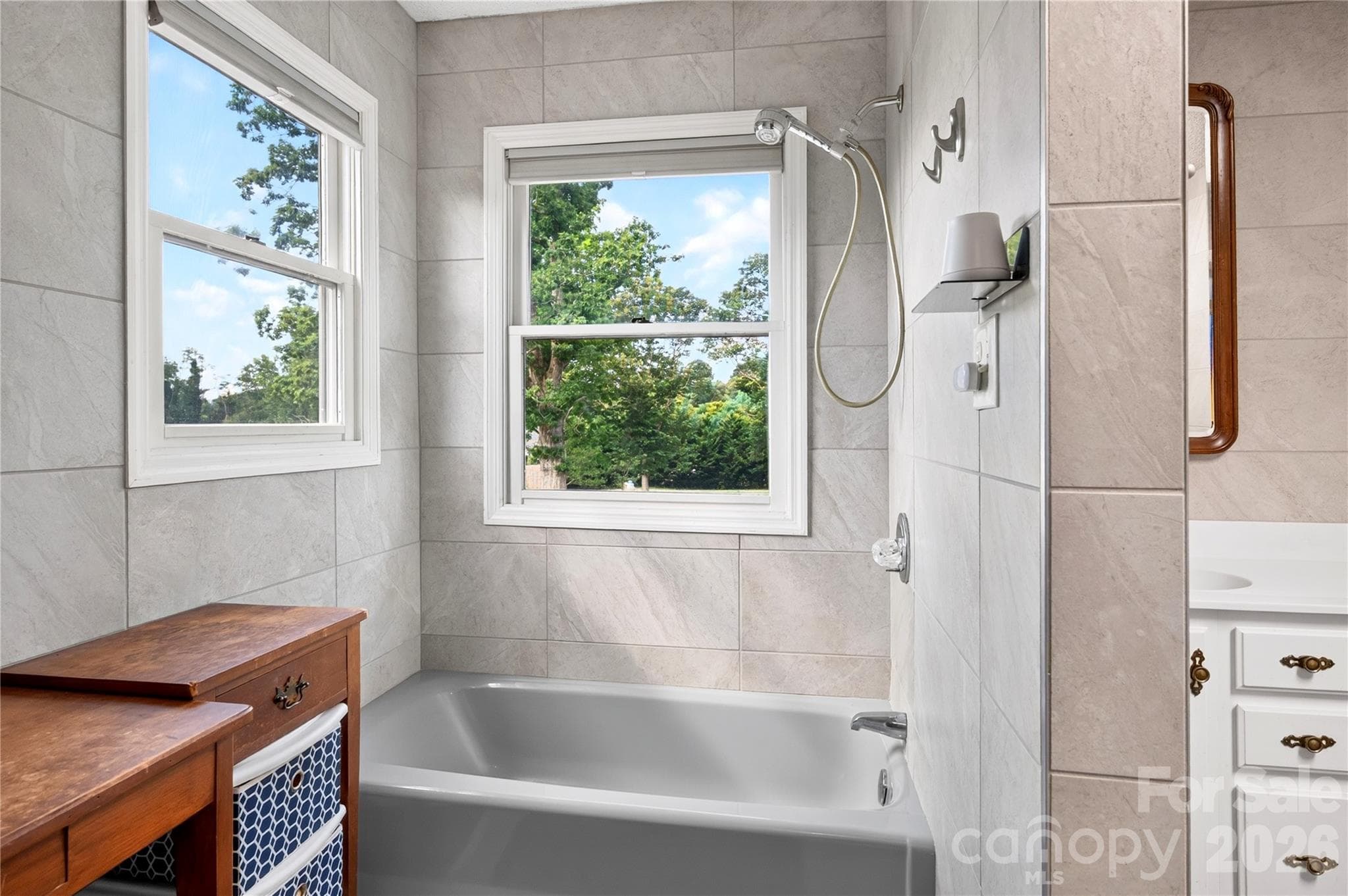 Primary Bath - 10 Old Turnpike Road, Mills River