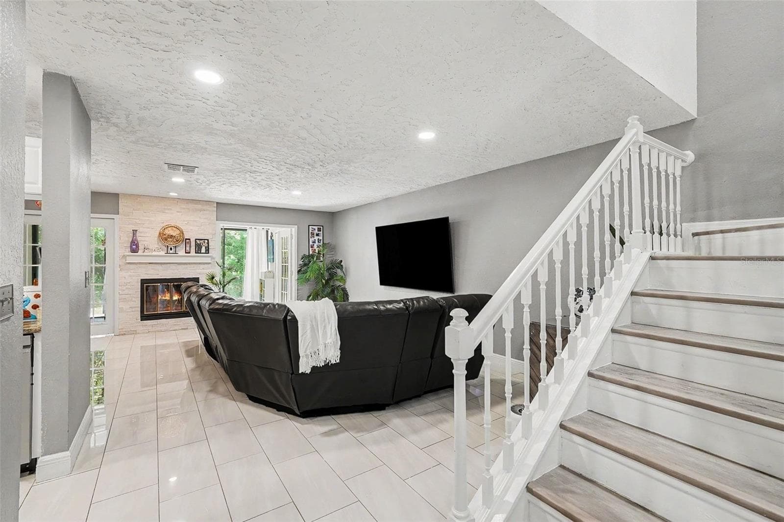Townhouse at 4107 BRENTWOOD PARK CIR, TAMPA, photo 5 of 29