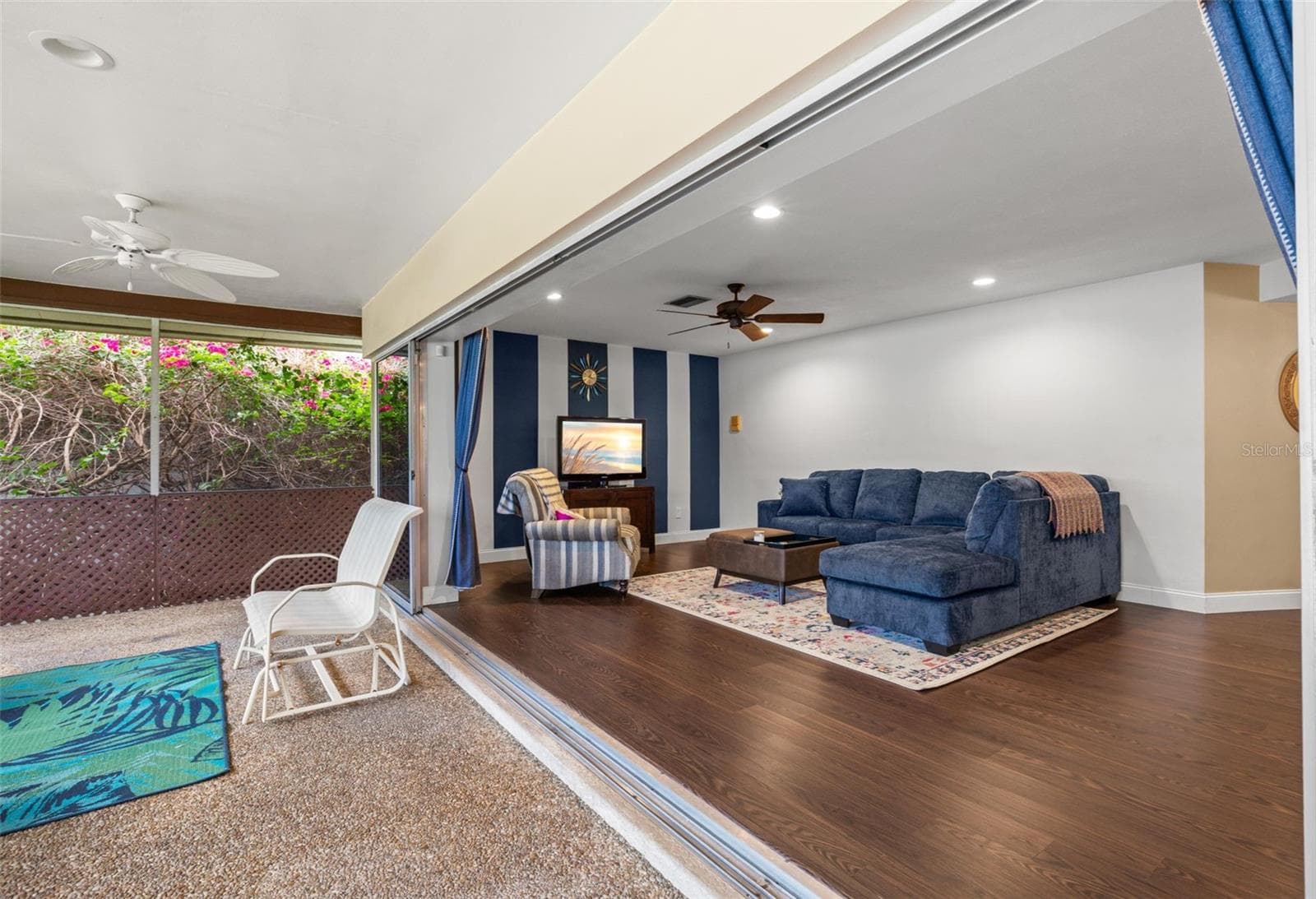 Indoor/outdoor living - 6729 TEQUESTA DR, SEMINOLE