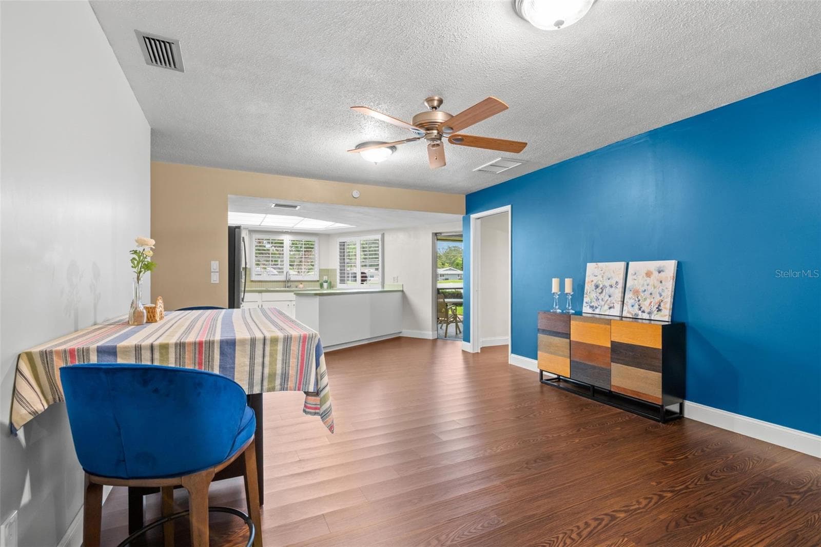 Kitchen, bonus family room - 6729 TEQUESTA DR, SEMINOLE