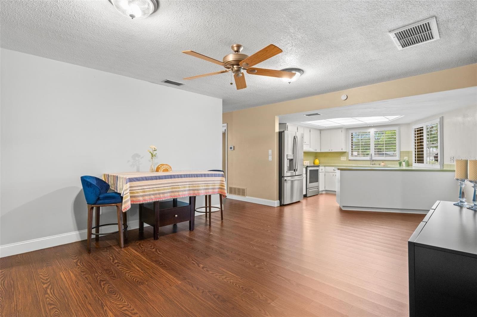 Kitchen, bonus family room - 6729 TEQUESTA DR, SEMINOLE
