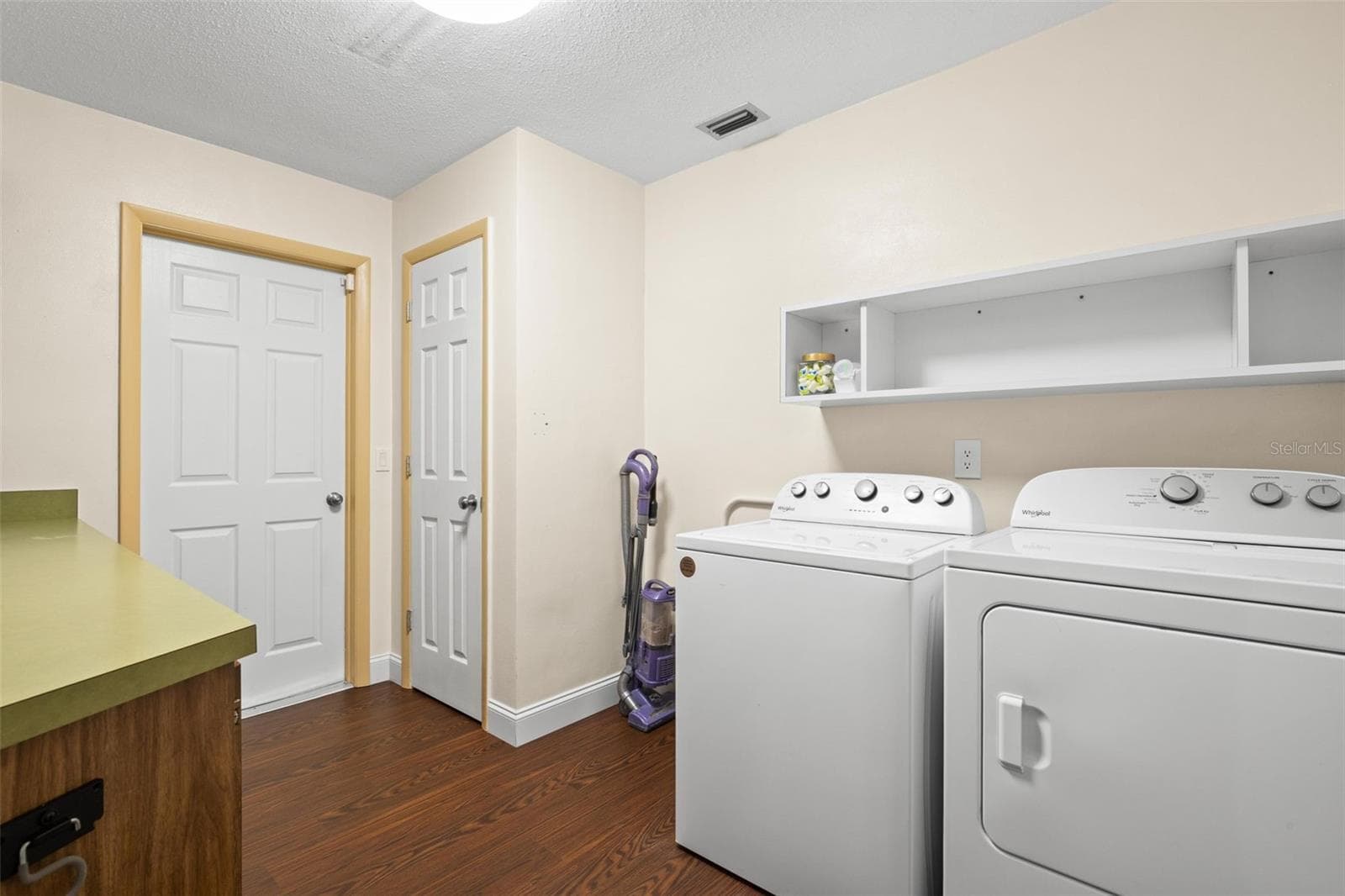 Indoor laundry room - 6729 TEQUESTA DR, SEMINOLE