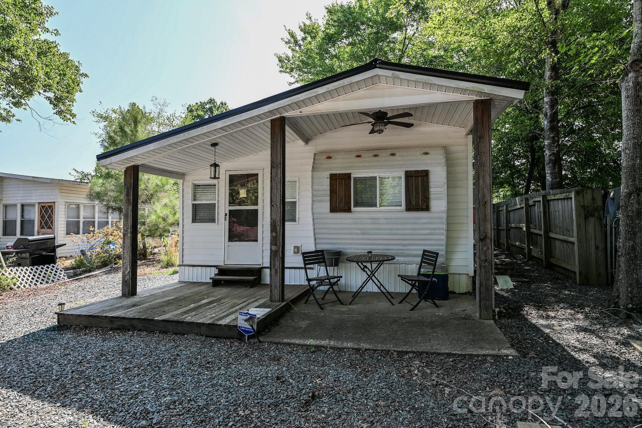 125 Hollywood Trail