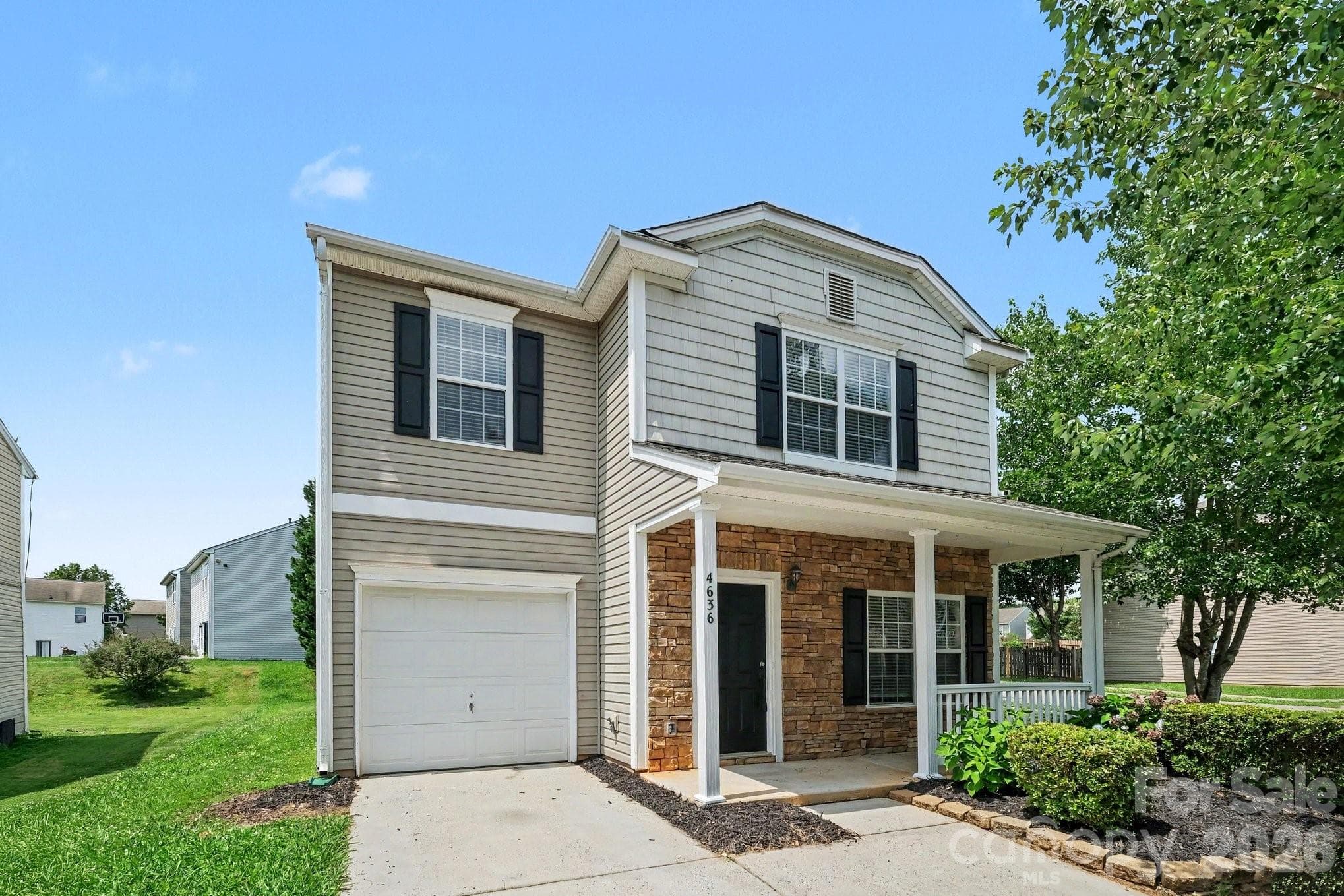 Single Family Residence at 4636 Meadowfield Road, Charlotte, photo 3 of 29