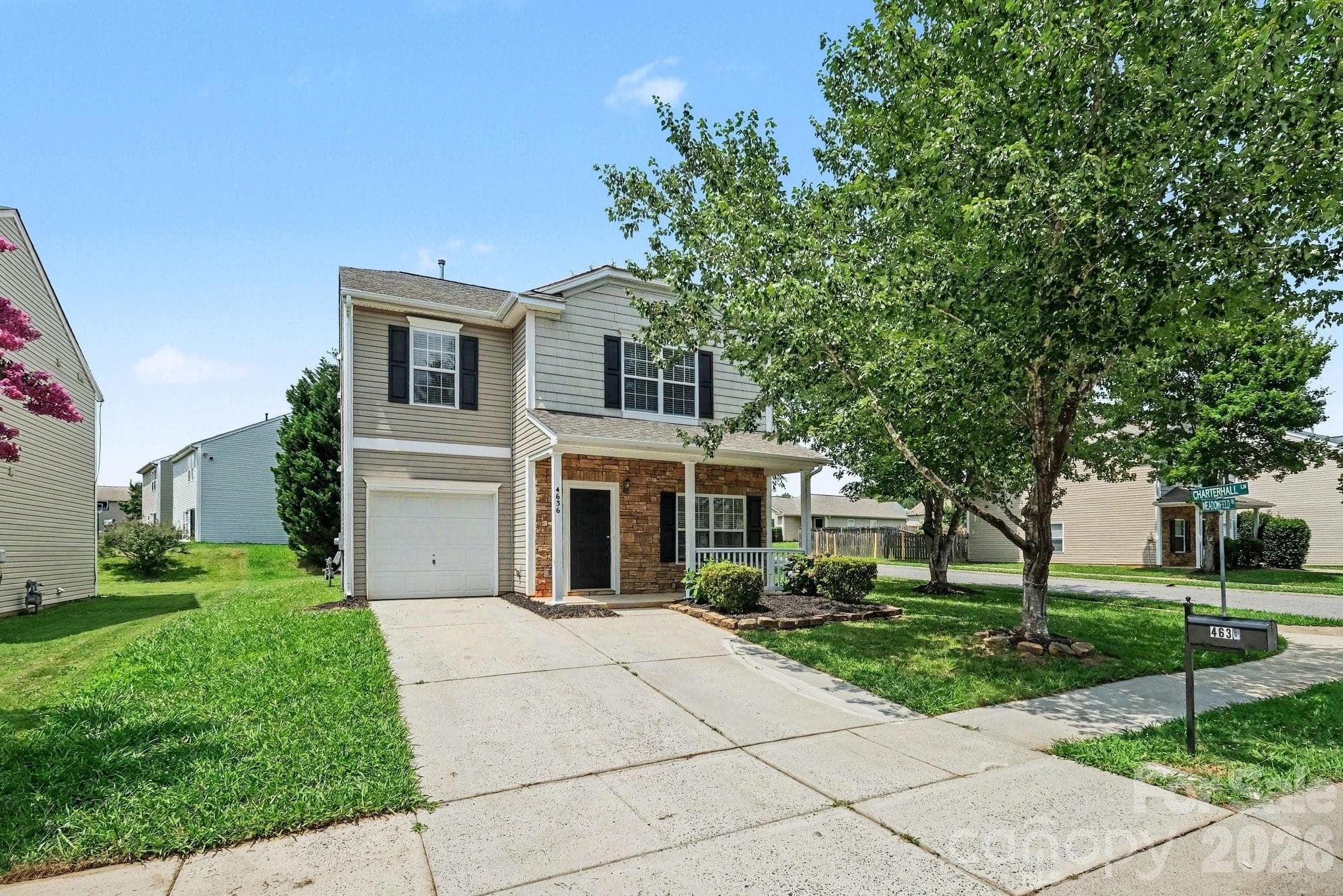 Single Family Residence at 4636 Meadowfield Road, Charlotte, photo 4 of 29