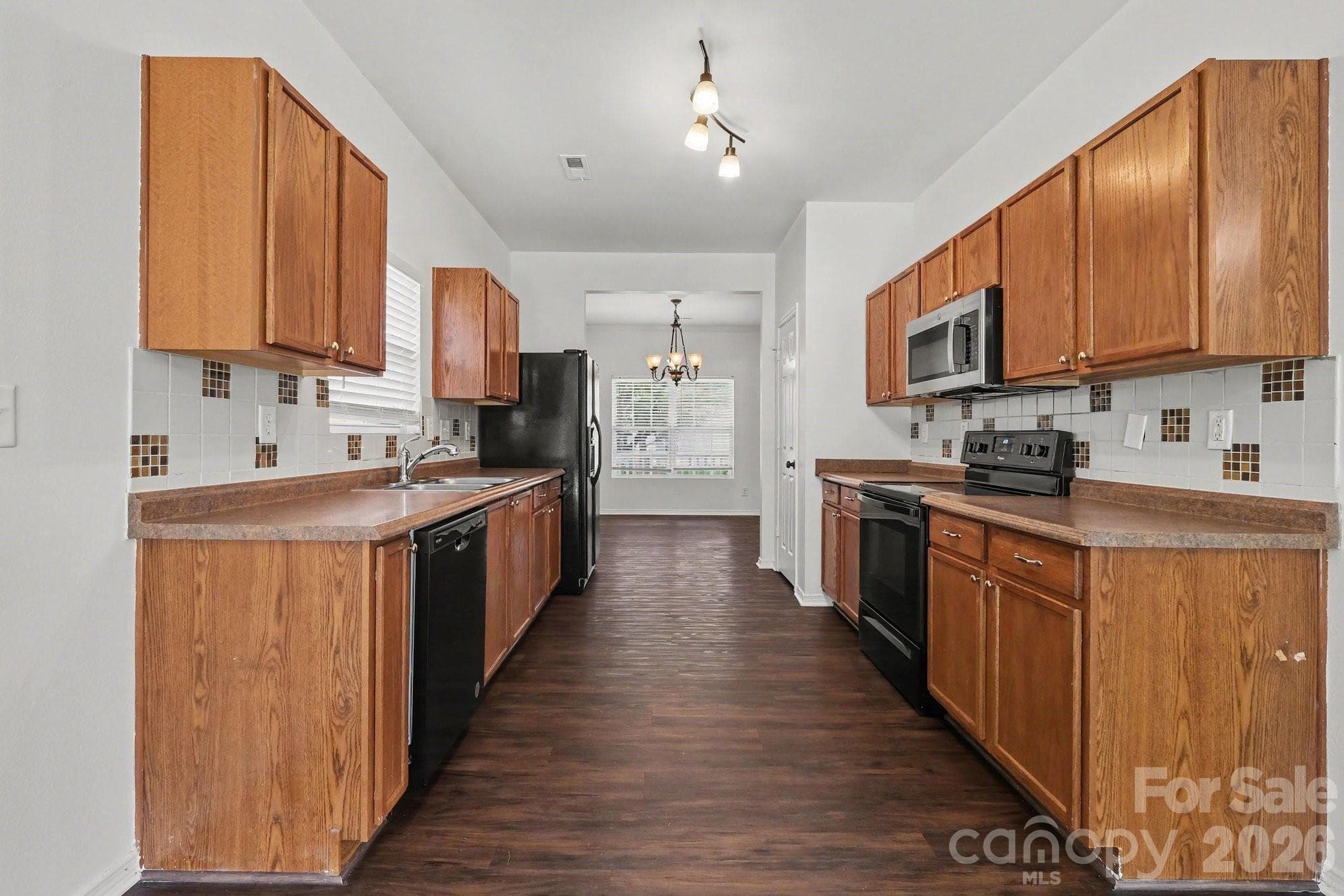Single Family Residence at 4636 Meadowfield Road, Charlotte, photo 6 of 29