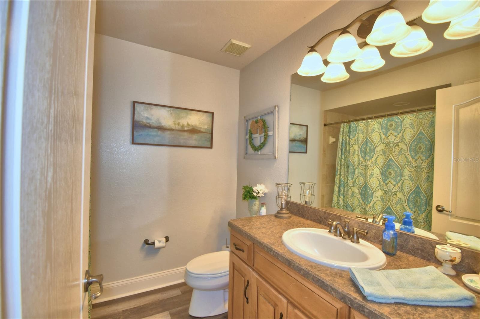 Upstairs Bathroom/Bathroom #3 - 5516 BLACK HAWK LN, LAKELAND