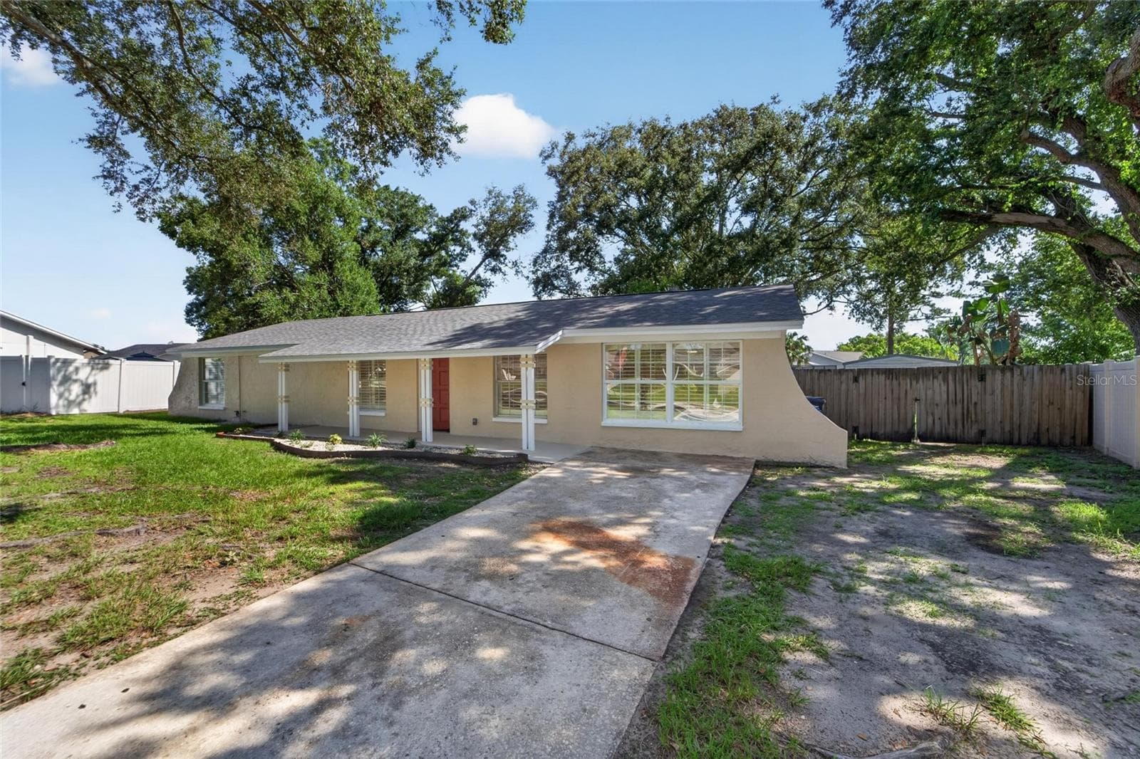 Single Family Residence at 522 HIGHVIEW CIR N, BRANDON, photo 6 of 66