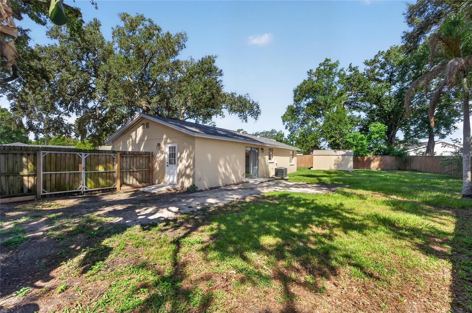 Single Family Residence at 522 HIGHVIEW CIR N, BRANDON, photo 7 of 66