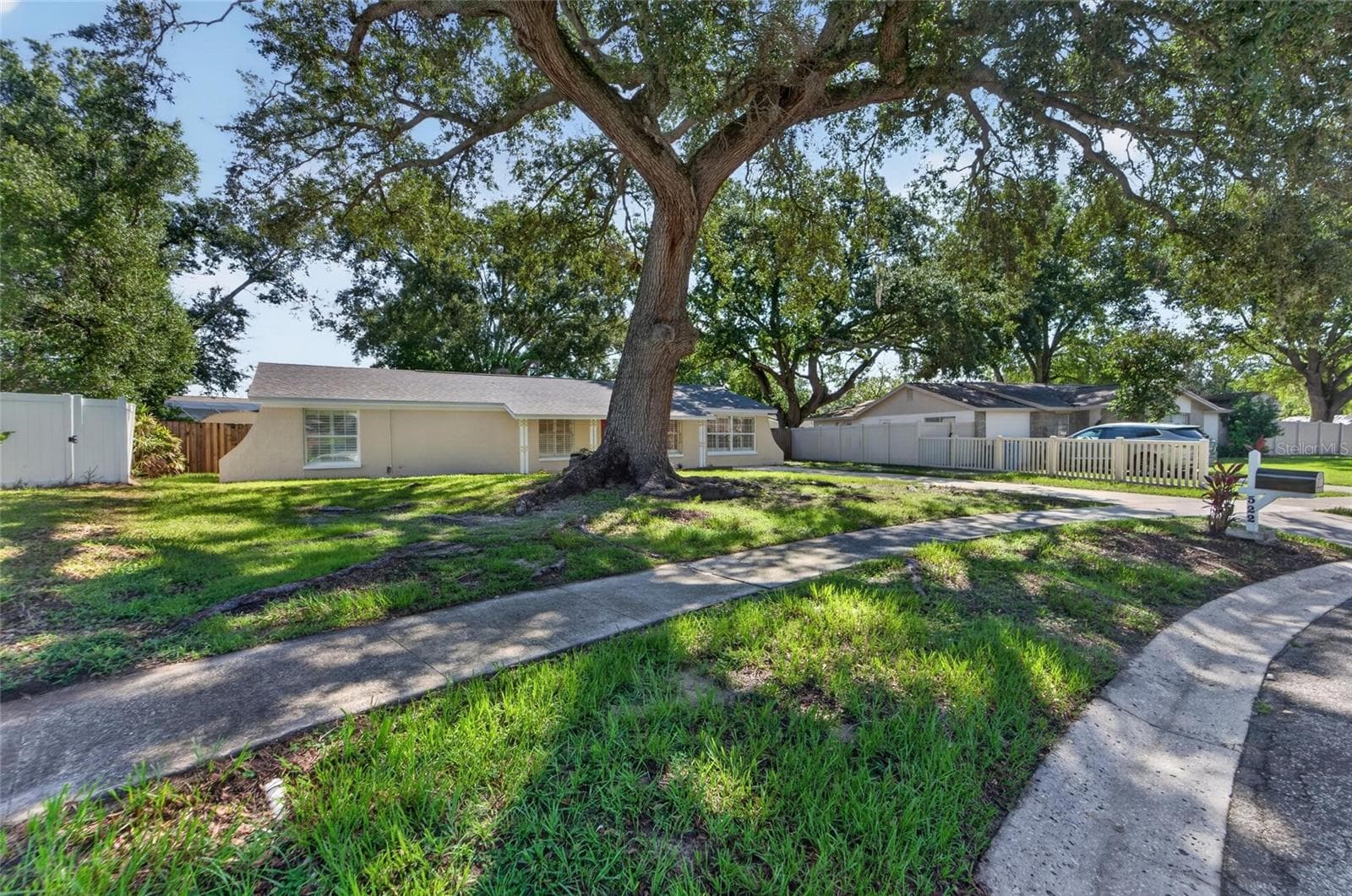 Single Family Residence at 522 HIGHVIEW CIR N, BRANDON, photo 8 of 66