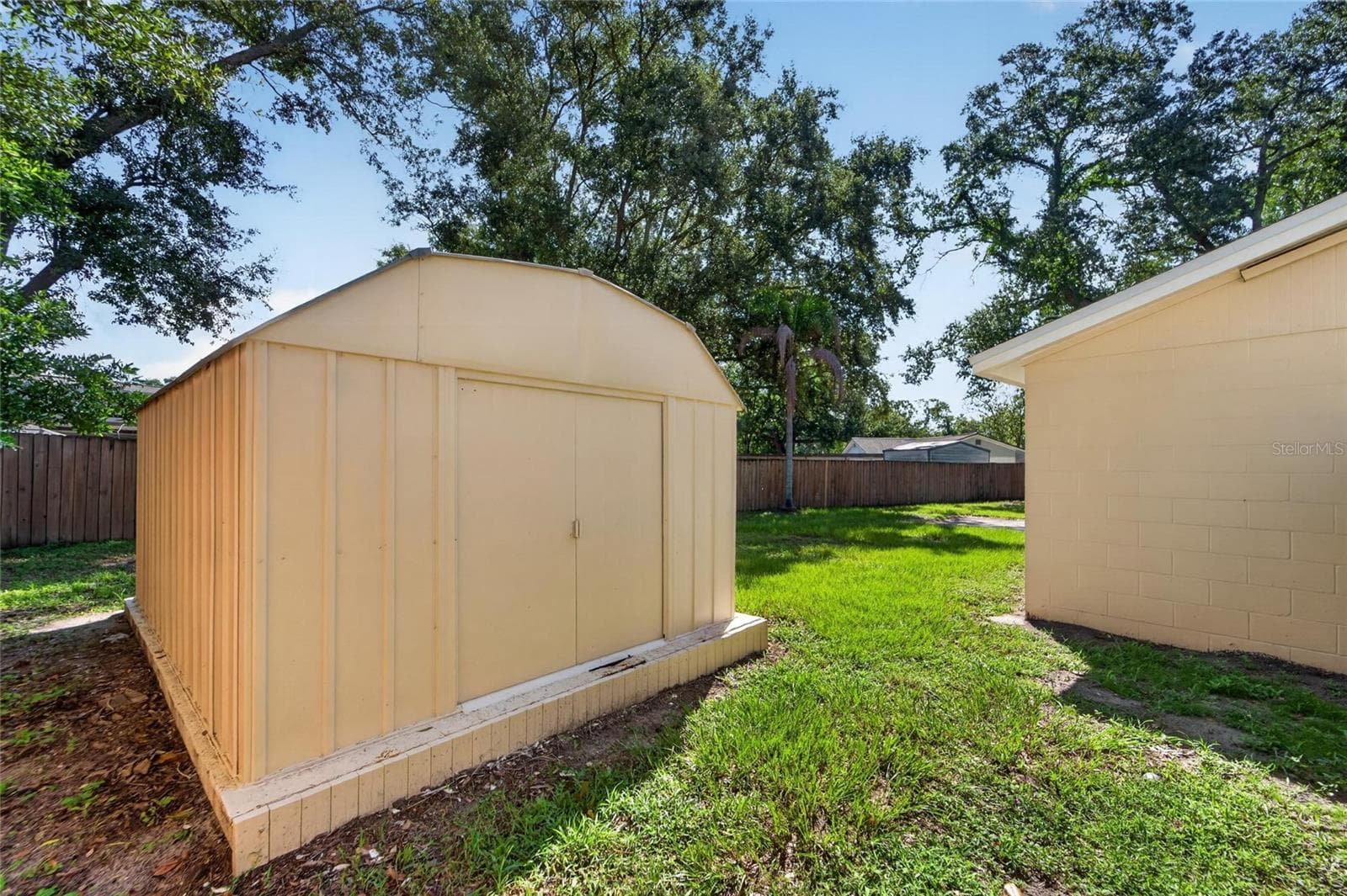 Shed - 522 HIGHVIEW CIR N, BRANDON