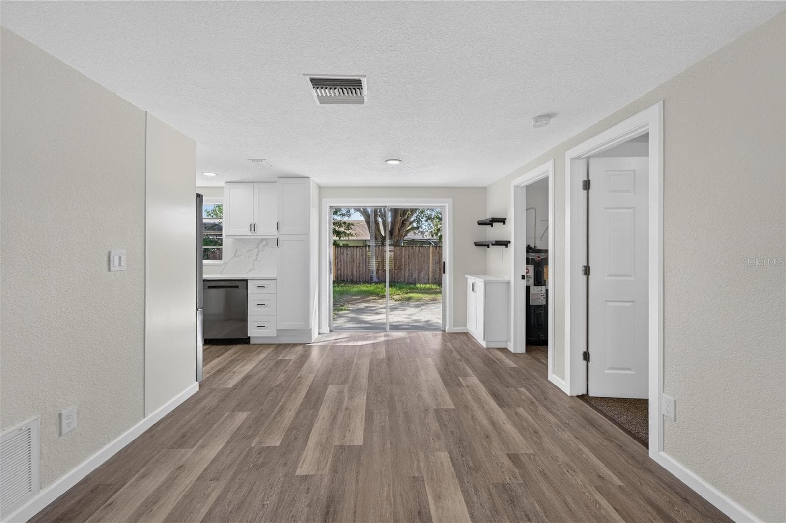 Single Family Residence at 522 HIGHVIEW CIR N, BRANDON, photo 25 of 66