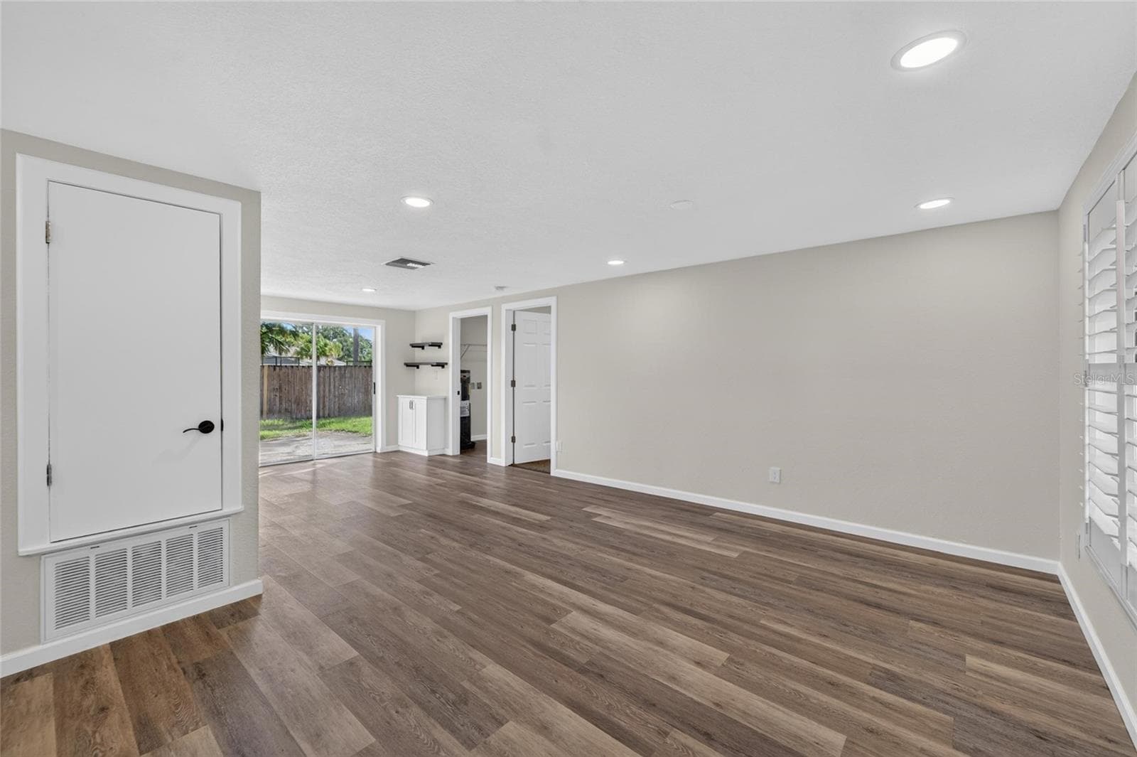 Single Family Residence at 522 HIGHVIEW CIR N, BRANDON, photo 26 of 66