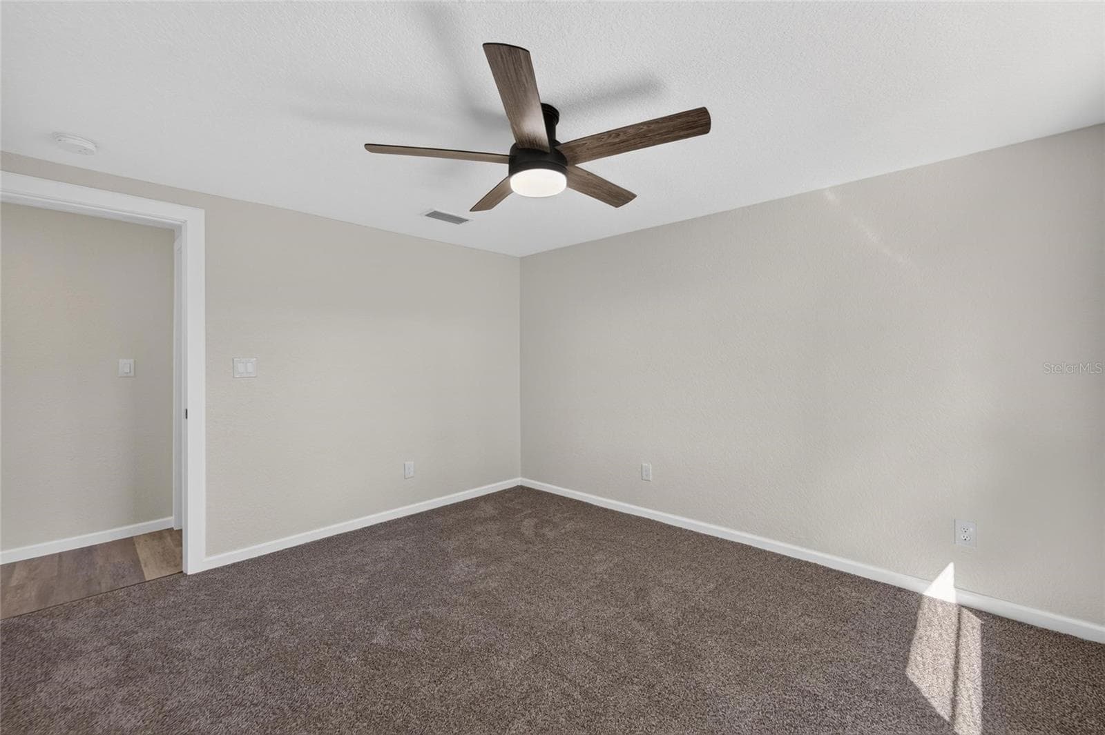 Single Family Residence at 522 HIGHVIEW CIR N, BRANDON, photo 47 of 66
