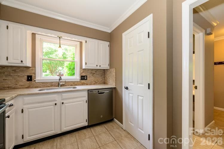 Condominium at Charlotte, photo 6 of 28