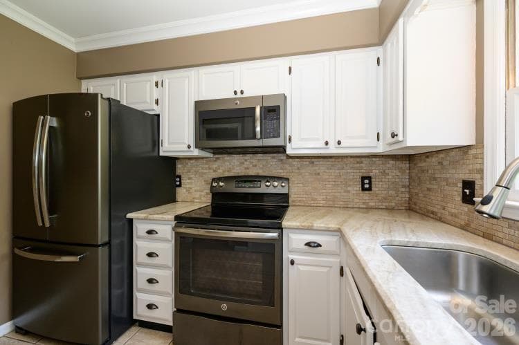 Condominium at Charlotte, photo 7 of 28