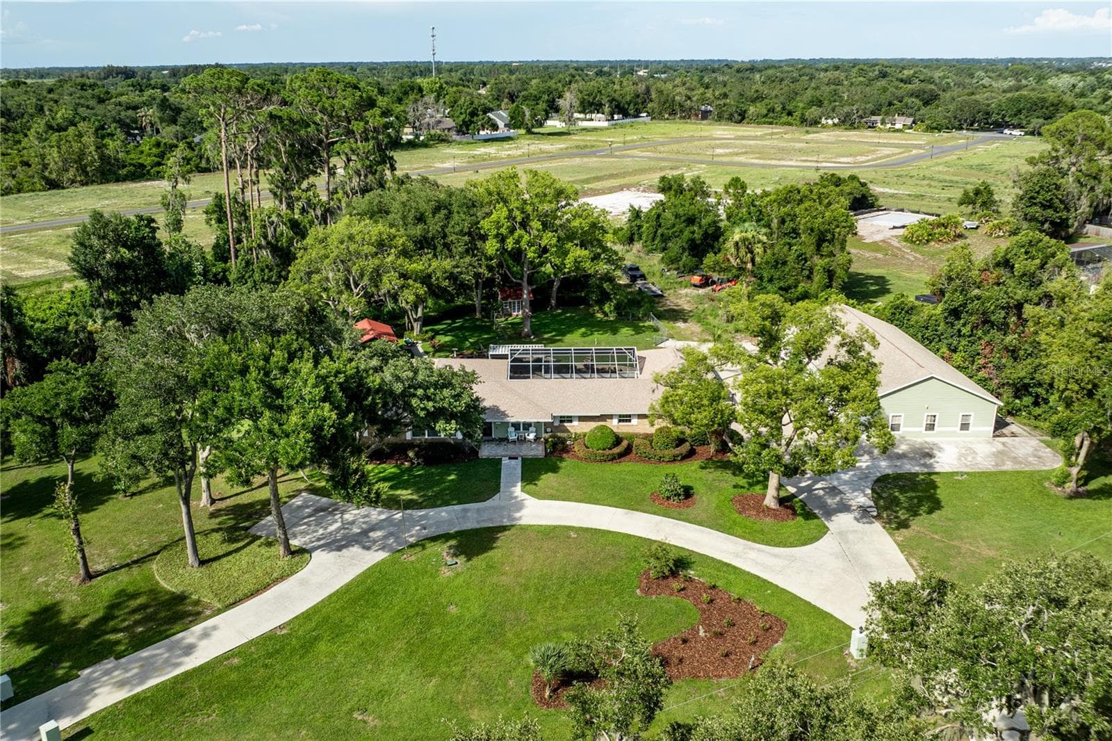 Single Family Residence at 32834 LAKESHORE DR, TAVARES, photo 12 of 86