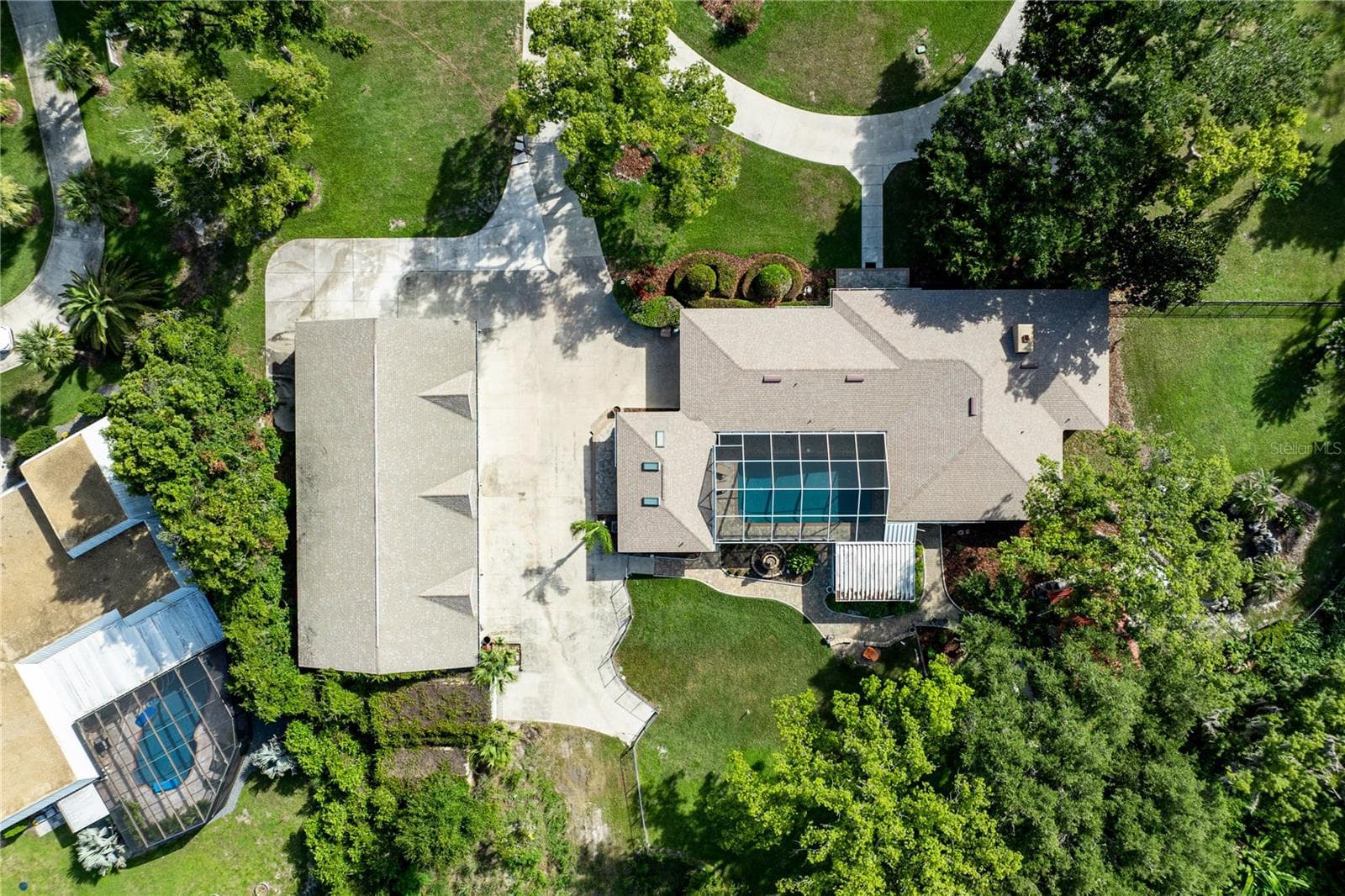 Single Family Residence at 32834 LAKESHORE DR, TAVARES, photo 13 of 86