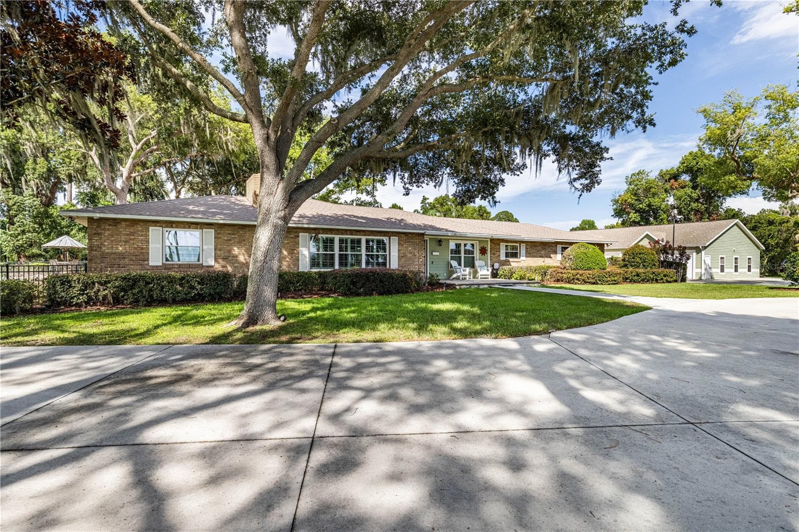 Single Family Residence at 32834 LAKESHORE DR, TAVARES, photo 14 of 86
