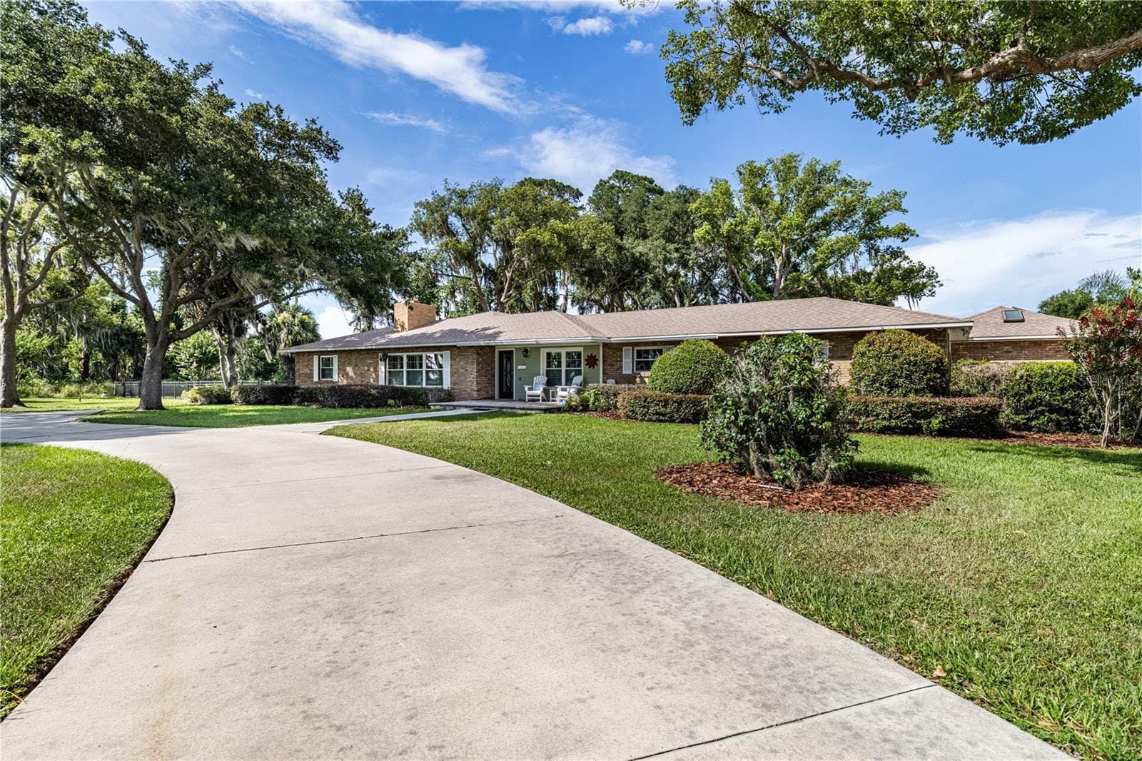 Single Family Residence at 32834 LAKESHORE DR, TAVARES, photo 18 of 86