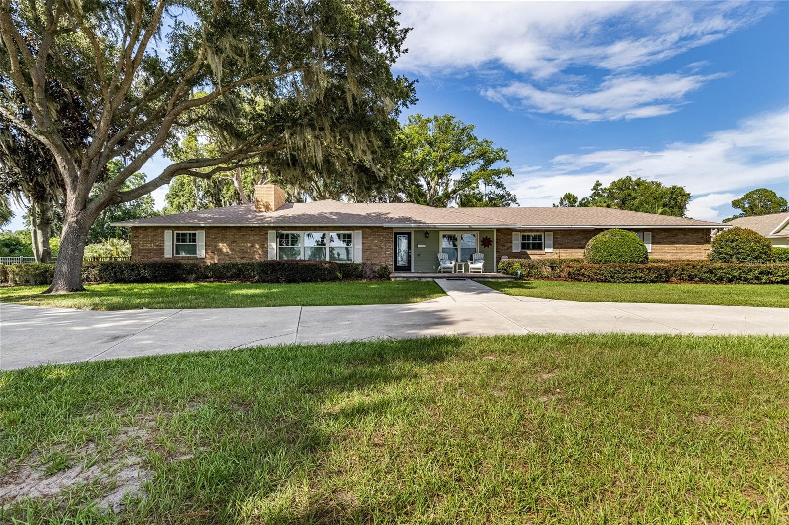 Single Family Residence at 32834 LAKESHORE DR, TAVARES, photo 2 of 86