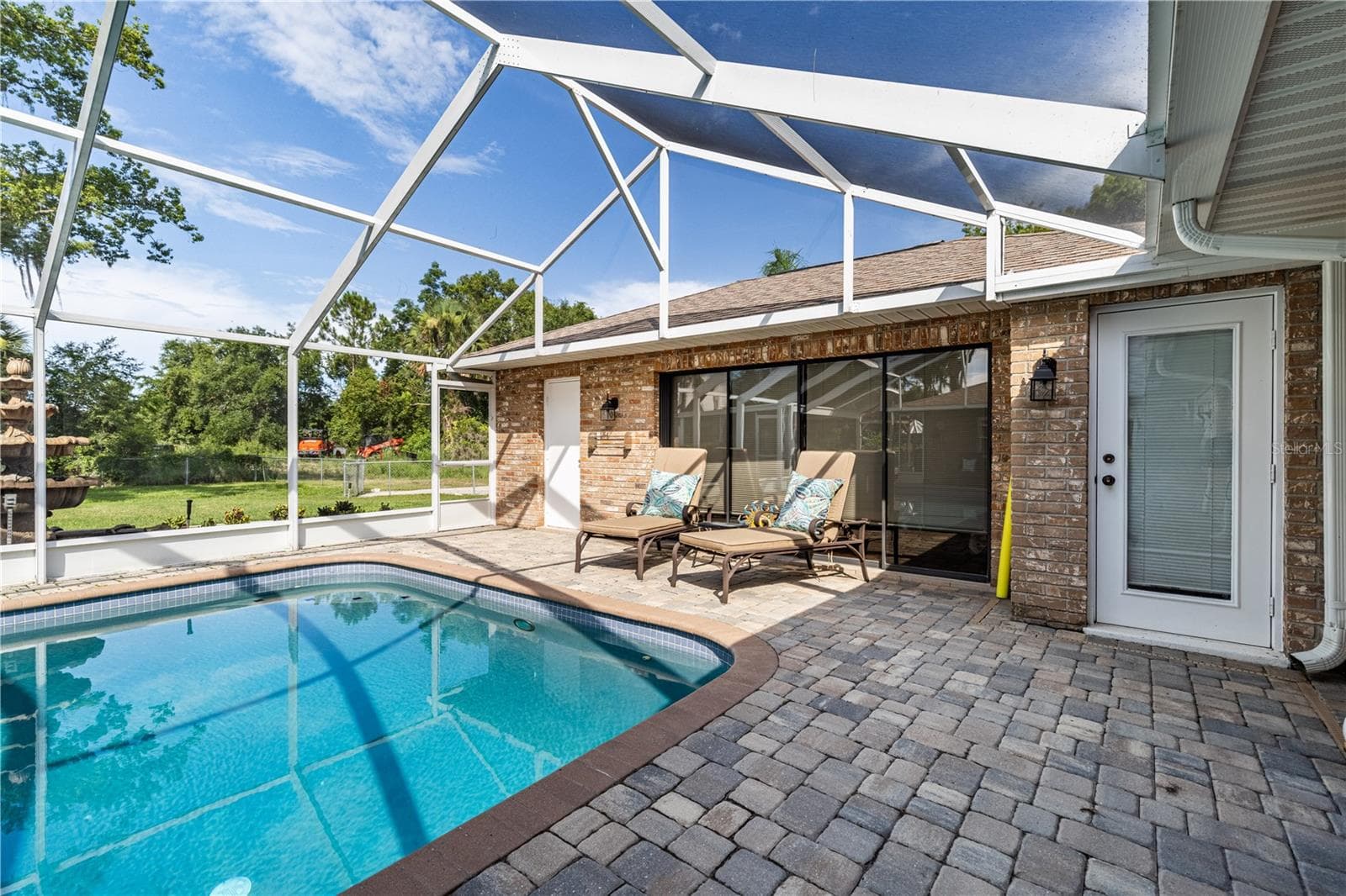 Single Family Residence at 32834 LAKESHORE DR, TAVARES, photo 21 of 86