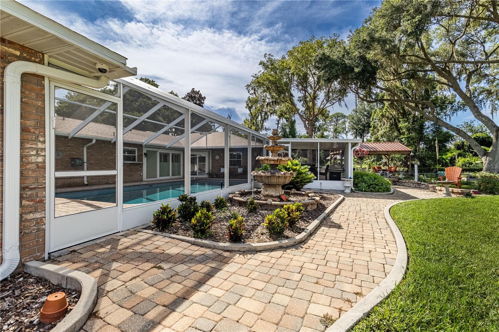 Single Family Residence at 32834 LAKESHORE DR, TAVARES, photo 23 of 86