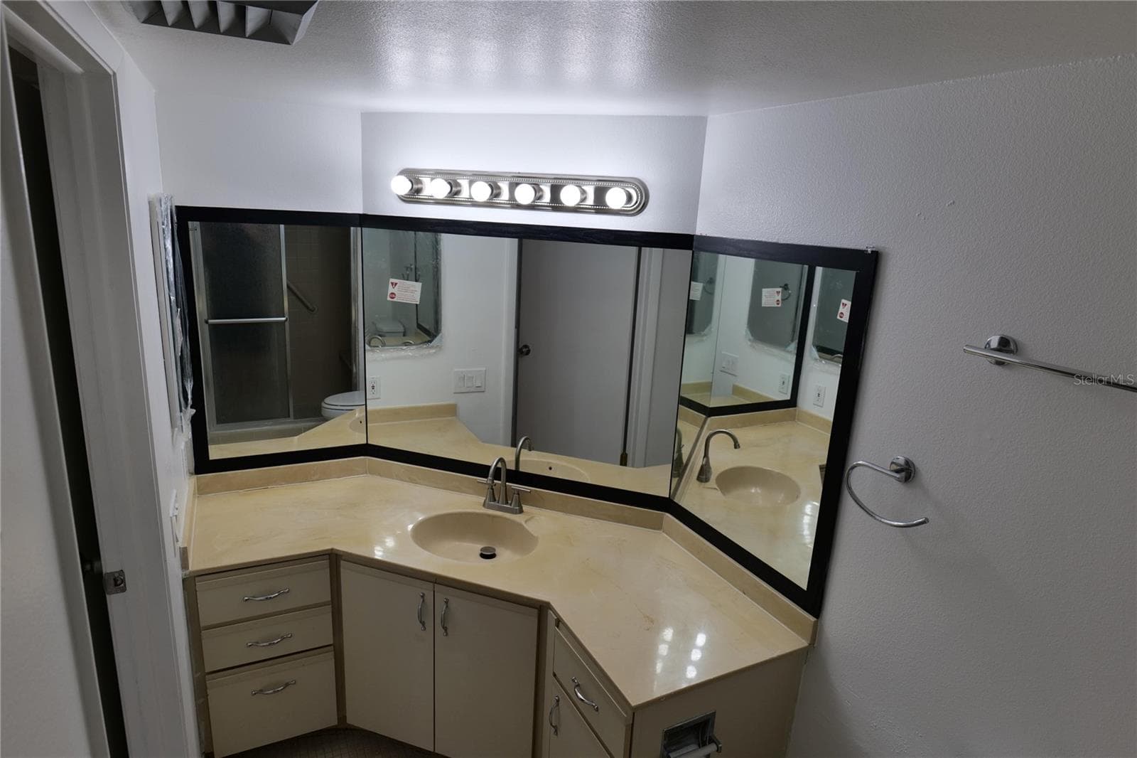 Condominium at 2333 FEATHER SOUND DR #A607, CLEARWATER, photo 9 of 13