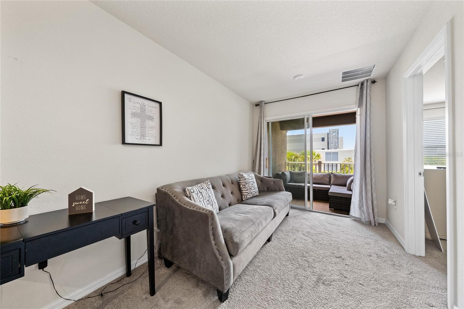Townhouse at 10239 HIGHLINE CREST ST, ORLANDO, photo 14 of 37