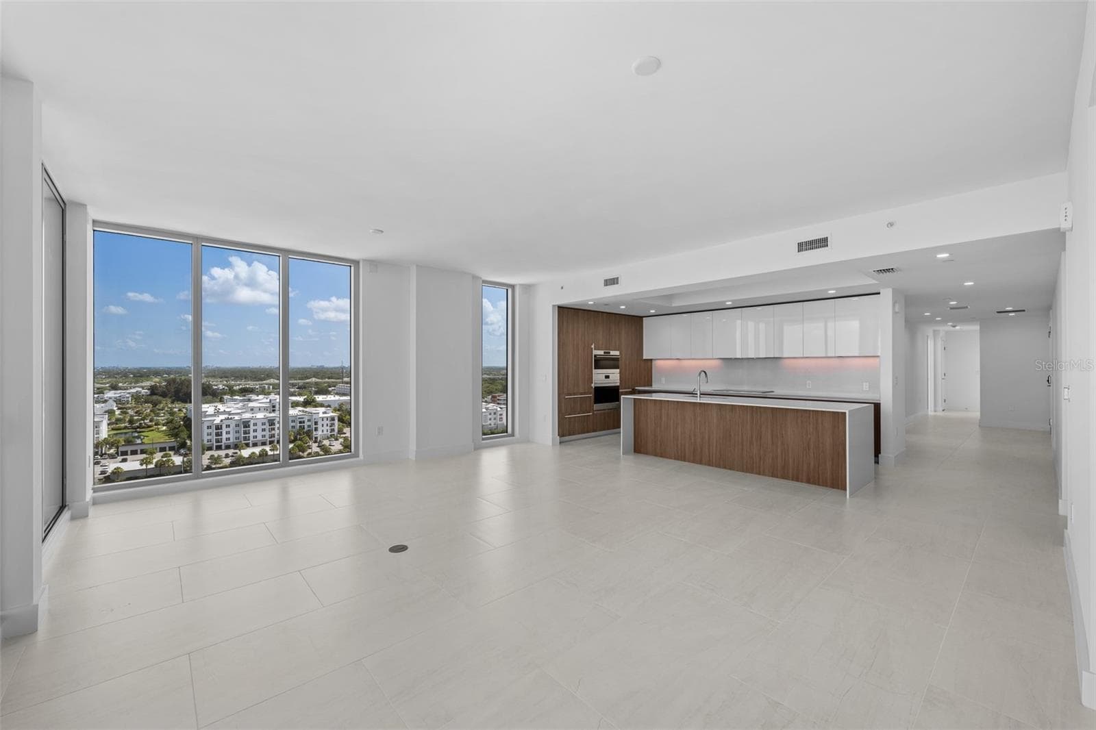 Condominium at 5713 BOWEN DANIEL DR. #1506, TAMPA, photo 10 of 96