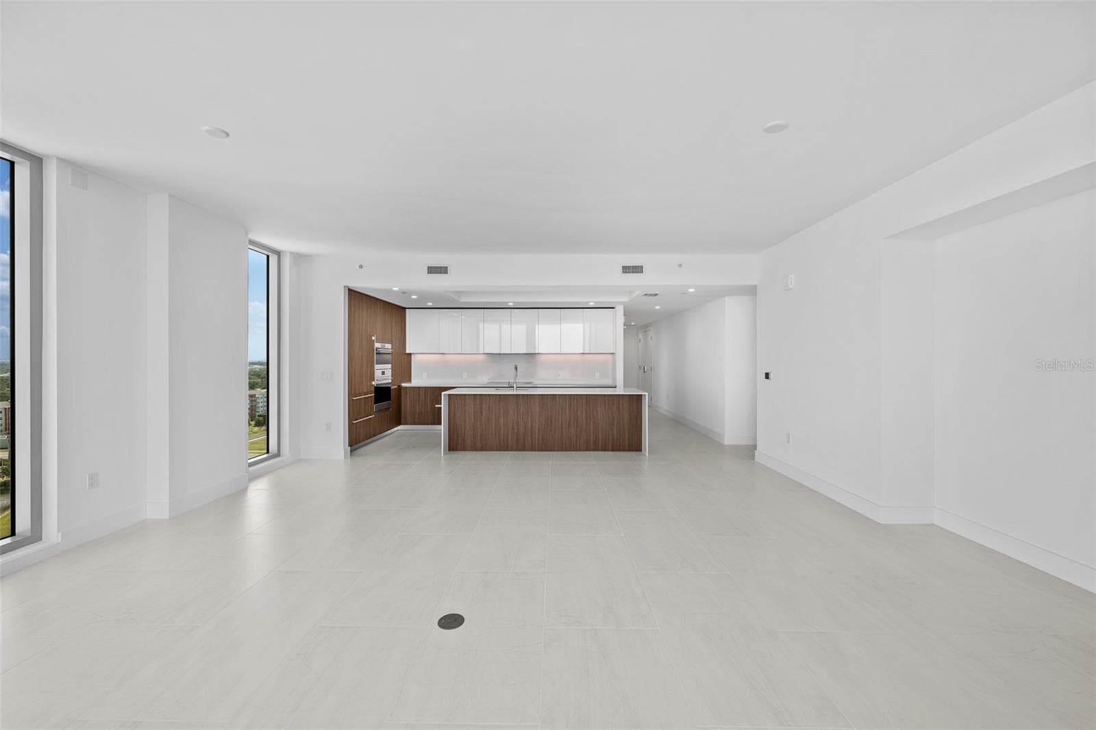 Condominium at 5713 BOWEN DANIEL DR. #1506, TAMPA, photo 11 of 96