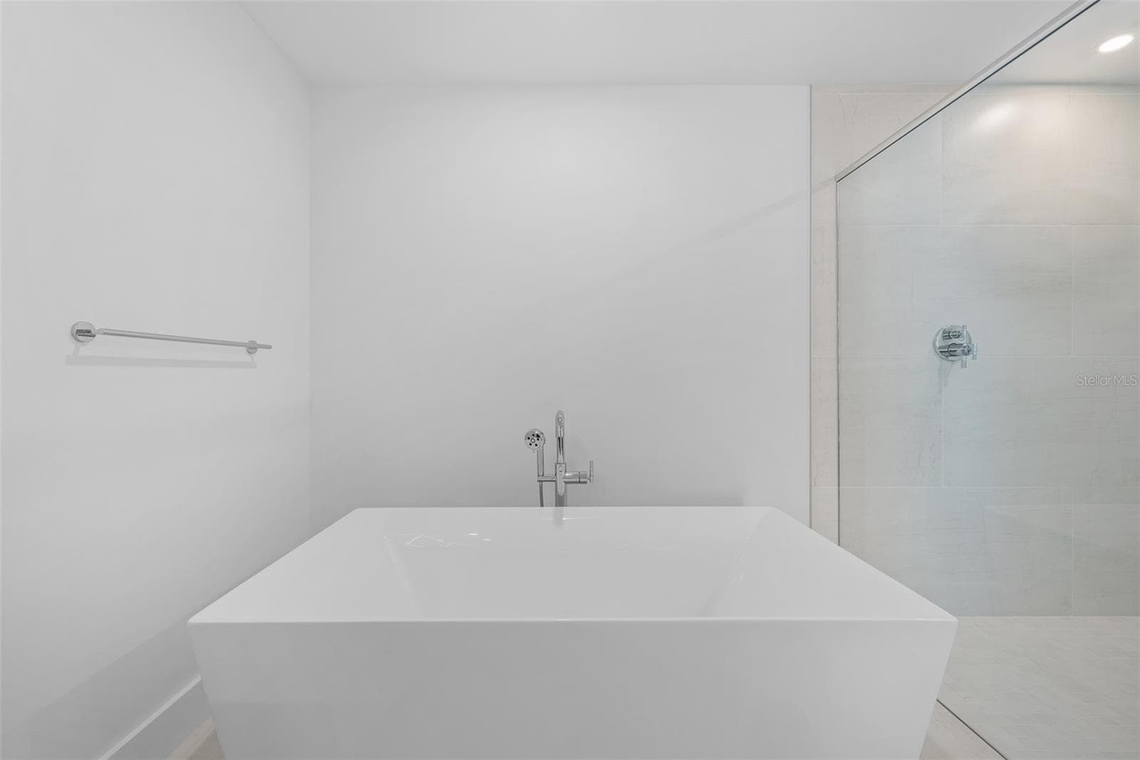 Primary Bathroom - 5713 BOWEN DANIEL DR. #1506, TAMPA