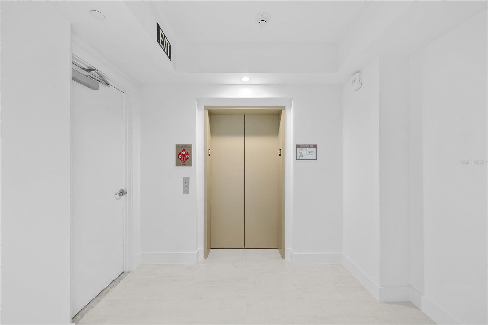 Elevator entryway - 5713 BOWEN DANIEL DR. #1506, TAMPA