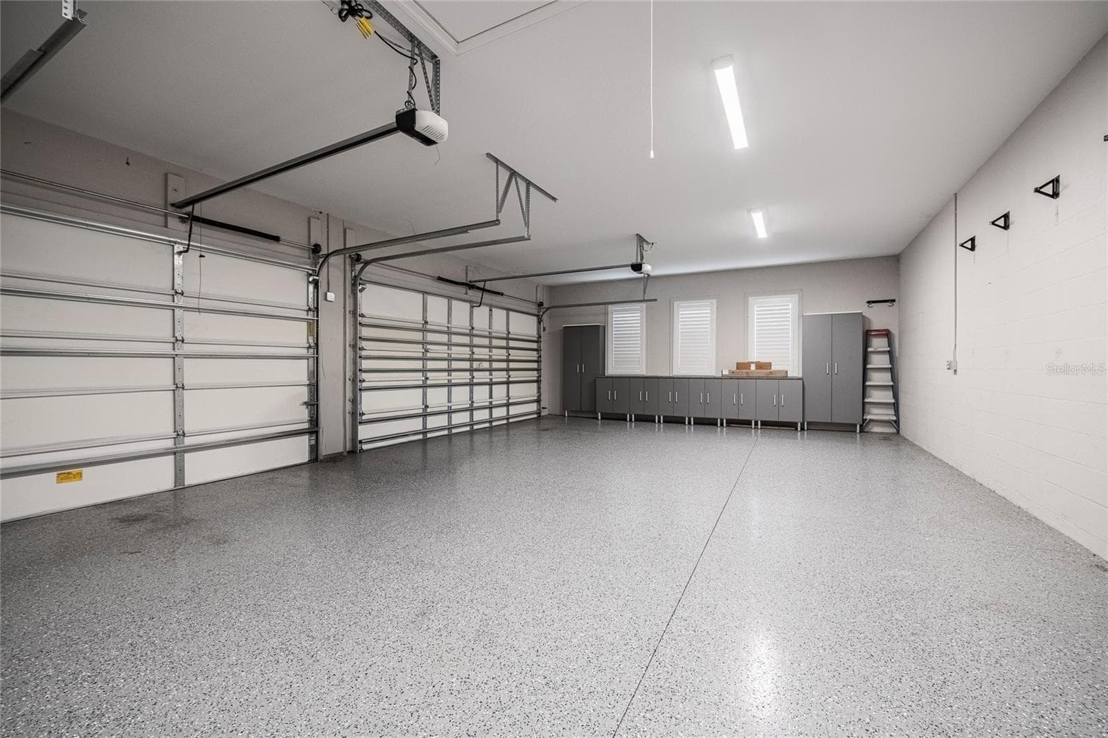 3 Car Garage - 6545 EMERALD WOODS LN, LAKELAND