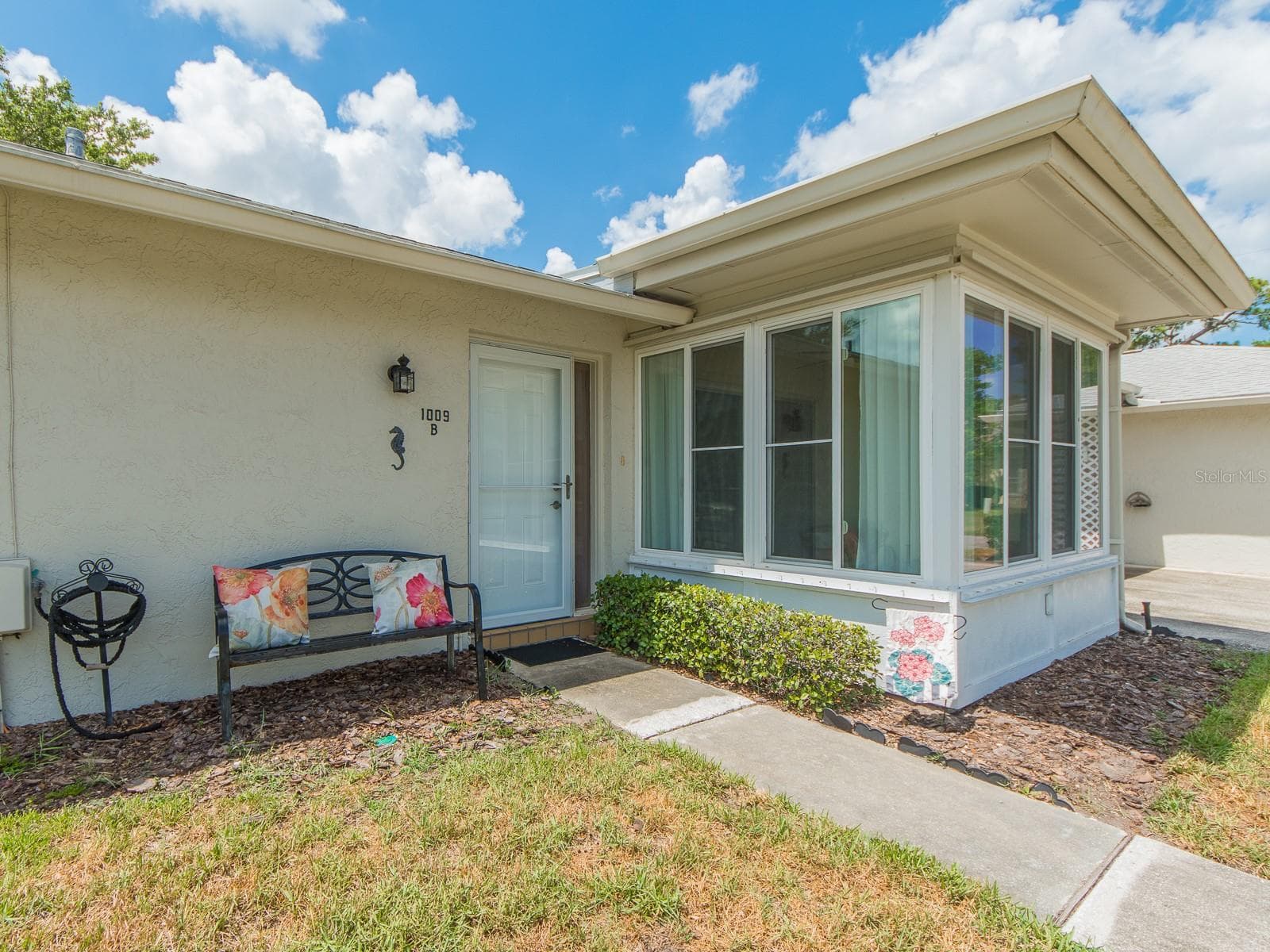 Entry - 1009 QUEEN ANNE DR #B, PALM HARBOR